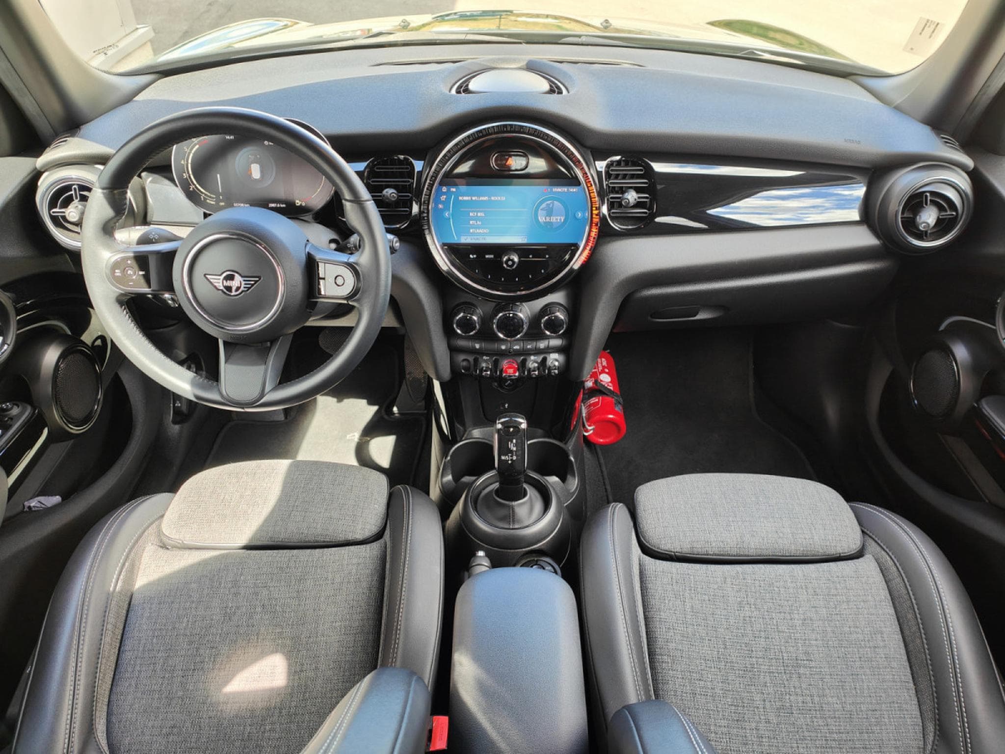 Mini Cooper 1.5i BOITE AUTO CARPLAY GPS BLUETOOTH PHARES LED (2022) - Photo 10