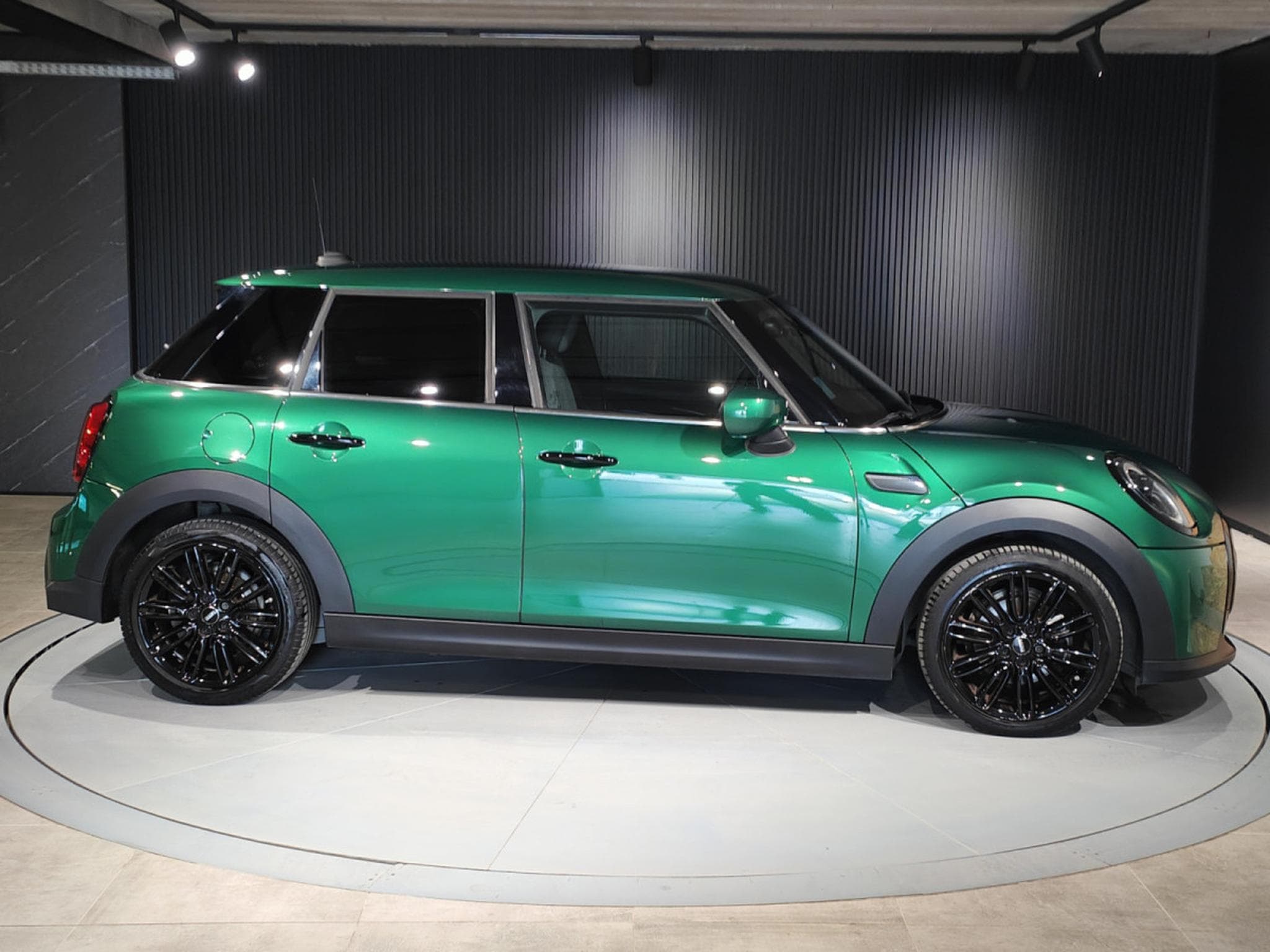 Mini Cooper 1.5i BOITE AUTO CARPLAY GPS BLUETOOTH PHARES LED (2022) - Photo 2