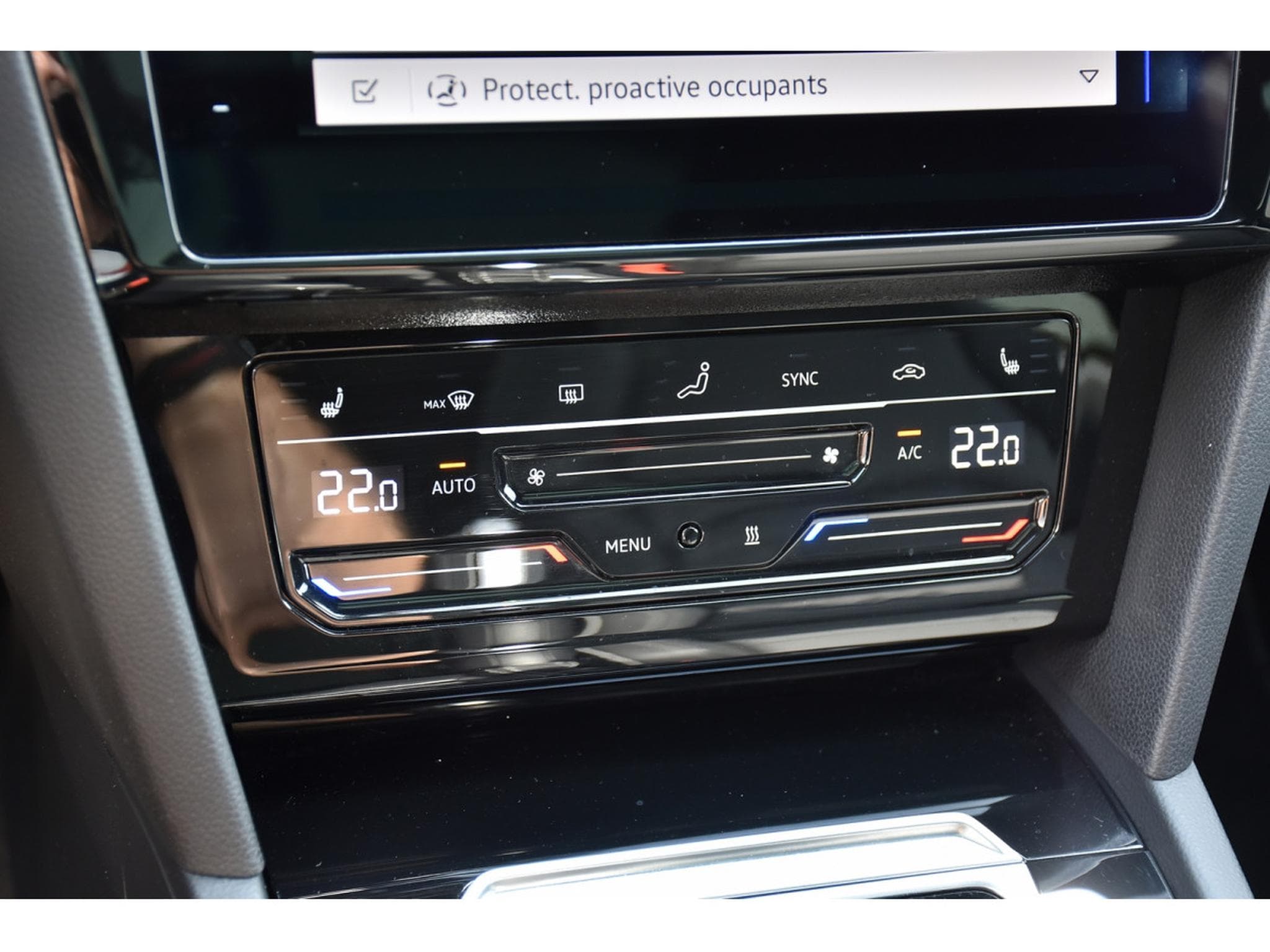 VW Arteon Shooting Brake 2.0 TDI 4Motion R-Line DSG CHFF ADD PANO 360° (2021) - Photo 16