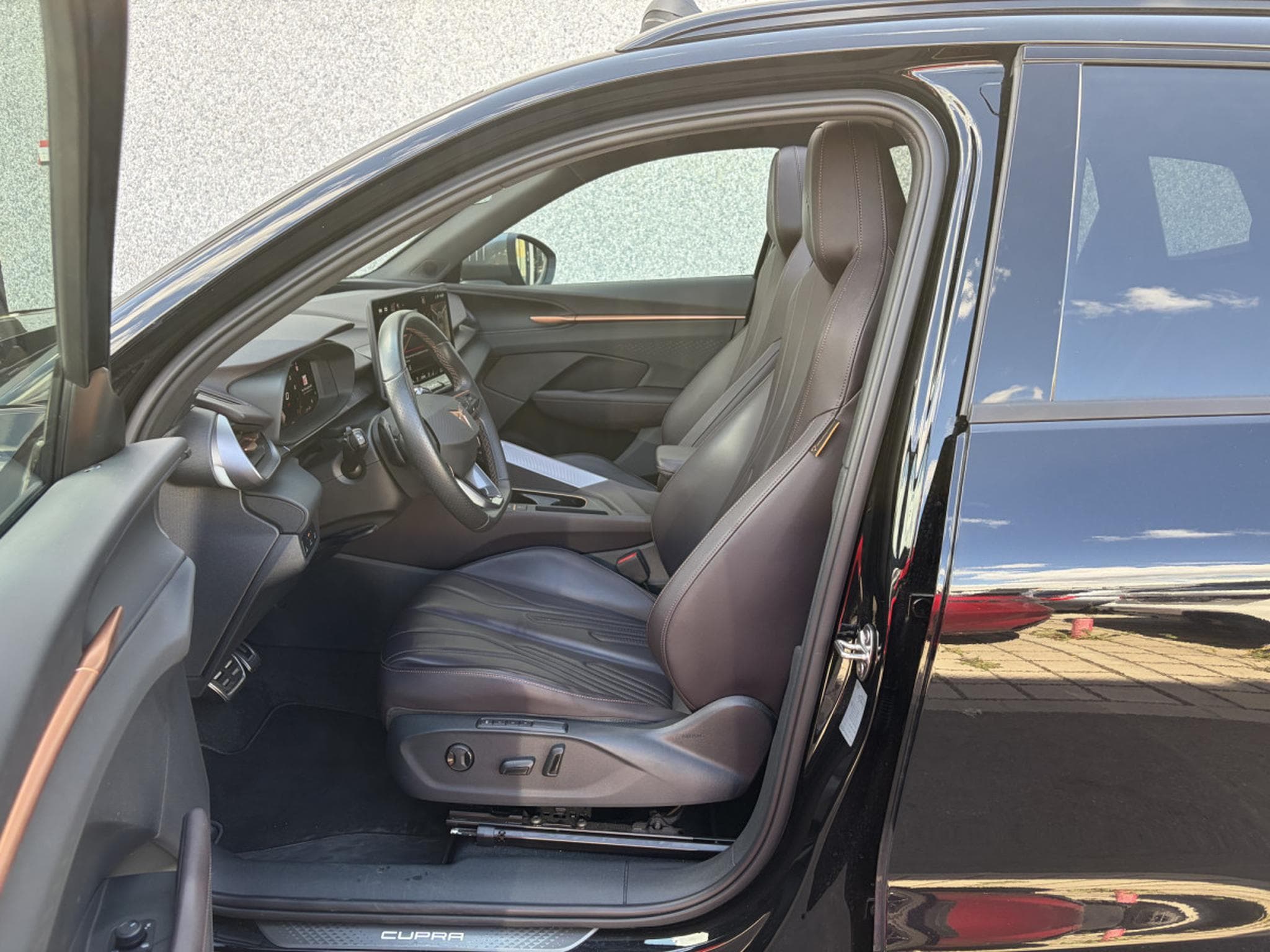 Cupra Terramar Terramar 2.0 TSI 195 kW/4Drive VZ /PANORAMA/*VOLL (2025) - Photo 11
