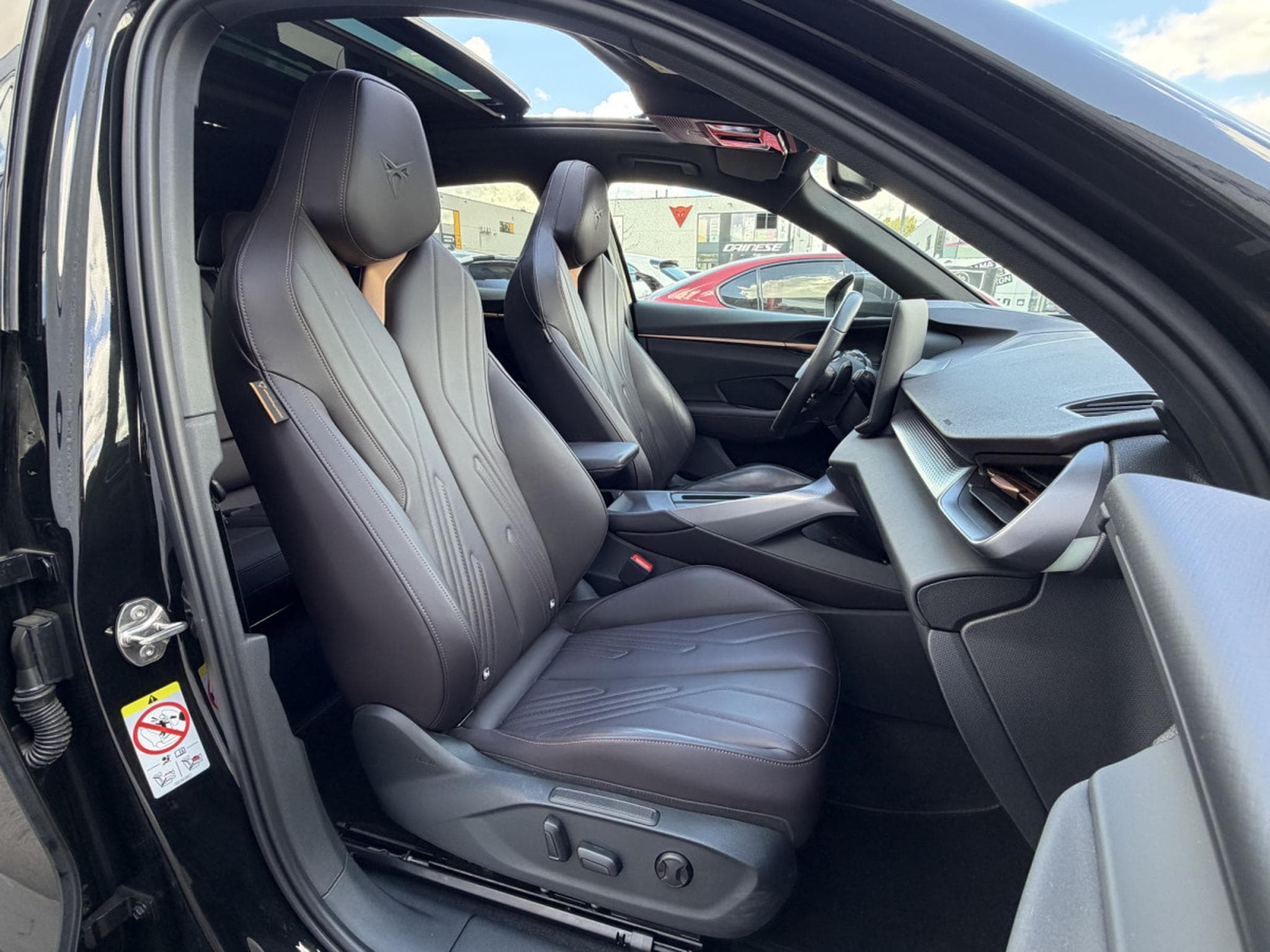 Cupra Terramar Terramar 2.0 TSI 195 kW/4Drive VZ /PANORAMA/*VOLL (2025) - Photo 13