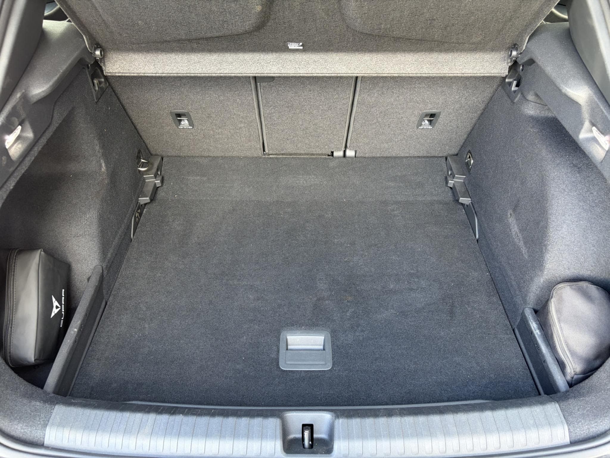 Cupra Terramar Terramar 2.0 TSI 195 kW/4Drive VZ /PANORAMA/*VOLL (2025) - Photo 17