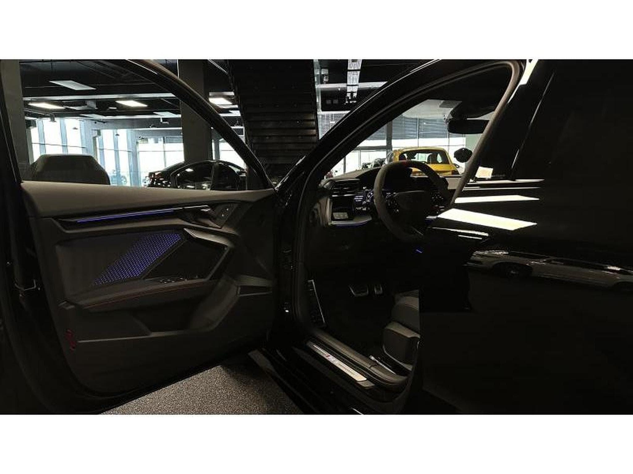 Audi RS3 SPORTBACK (2025) - Photo 11