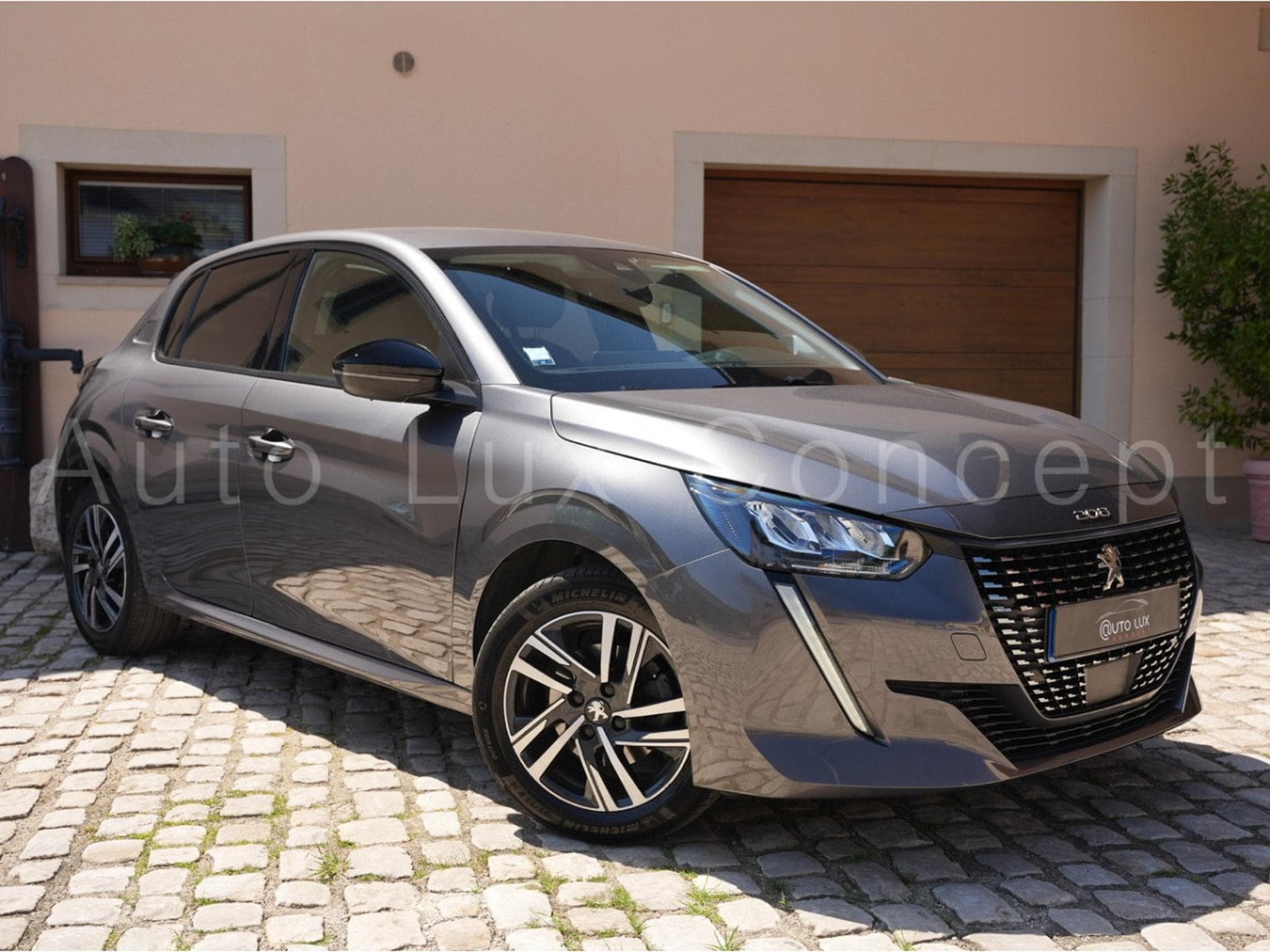 Peugeot 208 1.2 PureTech 100 S&S Allure Pack (2022) - Photo 2