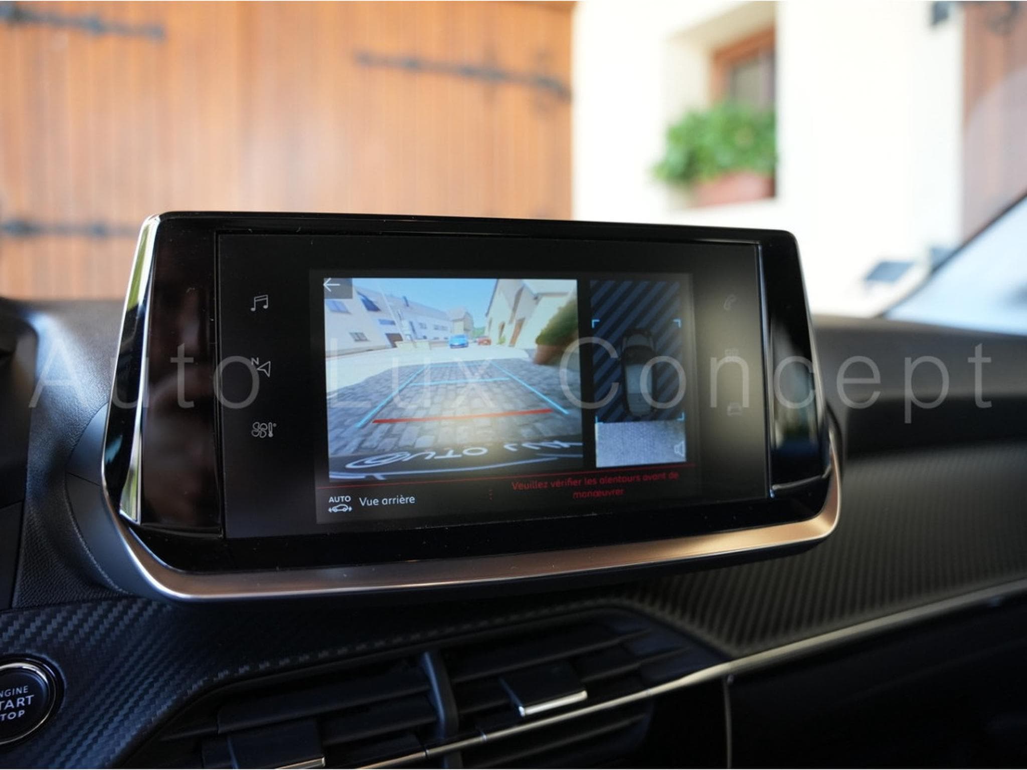 Peugeot 208 1.2 PureTech 100 S&S Allure Pack (2022) - Photo 20