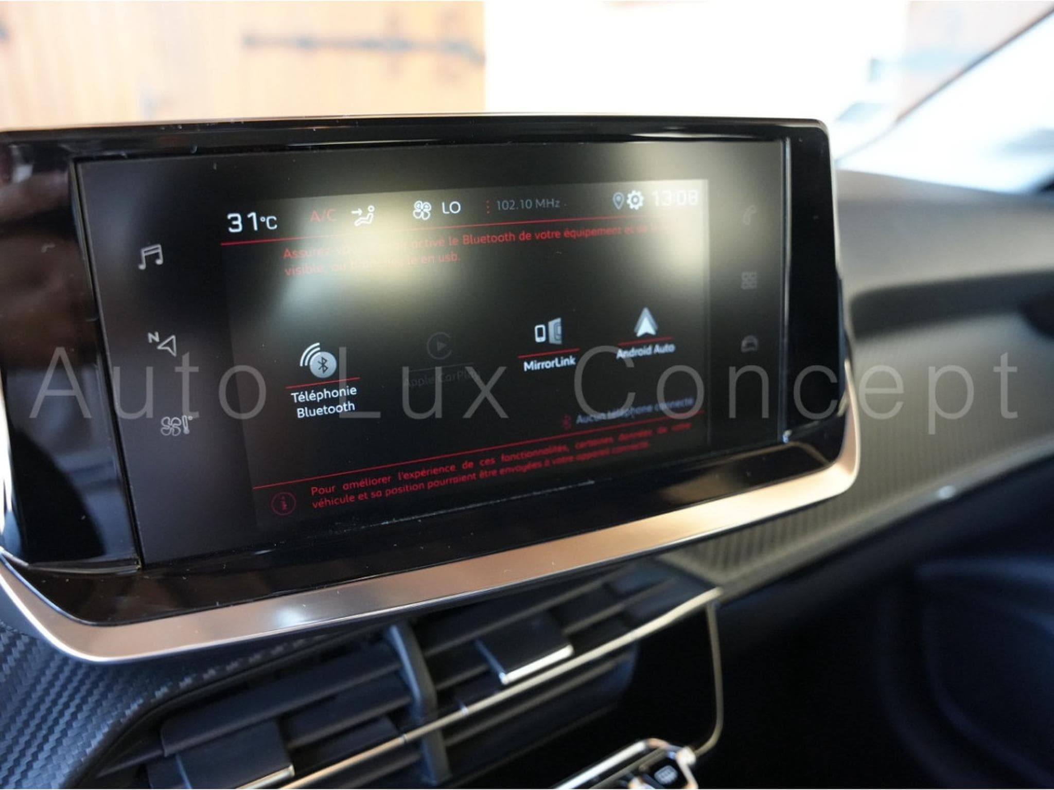 Peugeot 208 1.2 PureTech 100 S&S Allure Pack (2022) - Photo 21