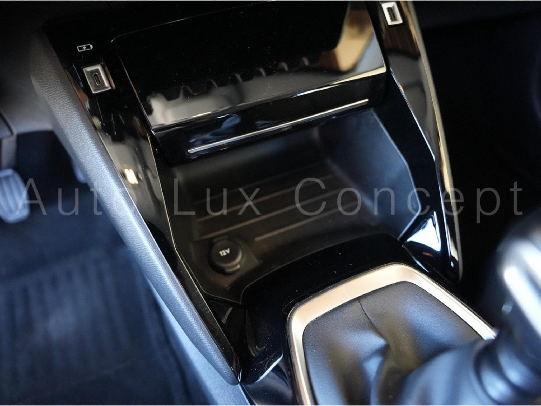 Peugeot 208 1.2 PureTech 100 S&S Allure Pack (2022) - Photo 27