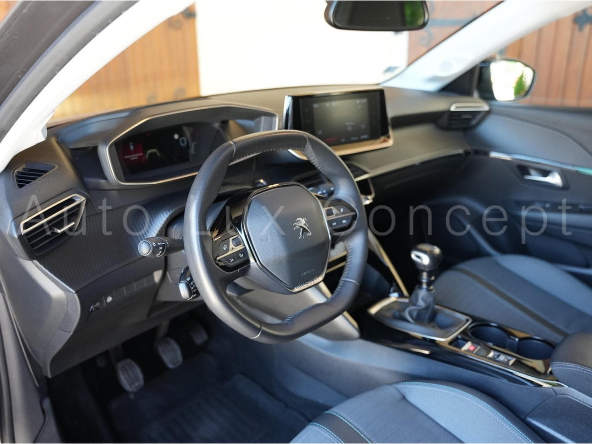 Peugeot 208 1.2 PureTech 100 S&S Allure Pack (2022) - Photo 5