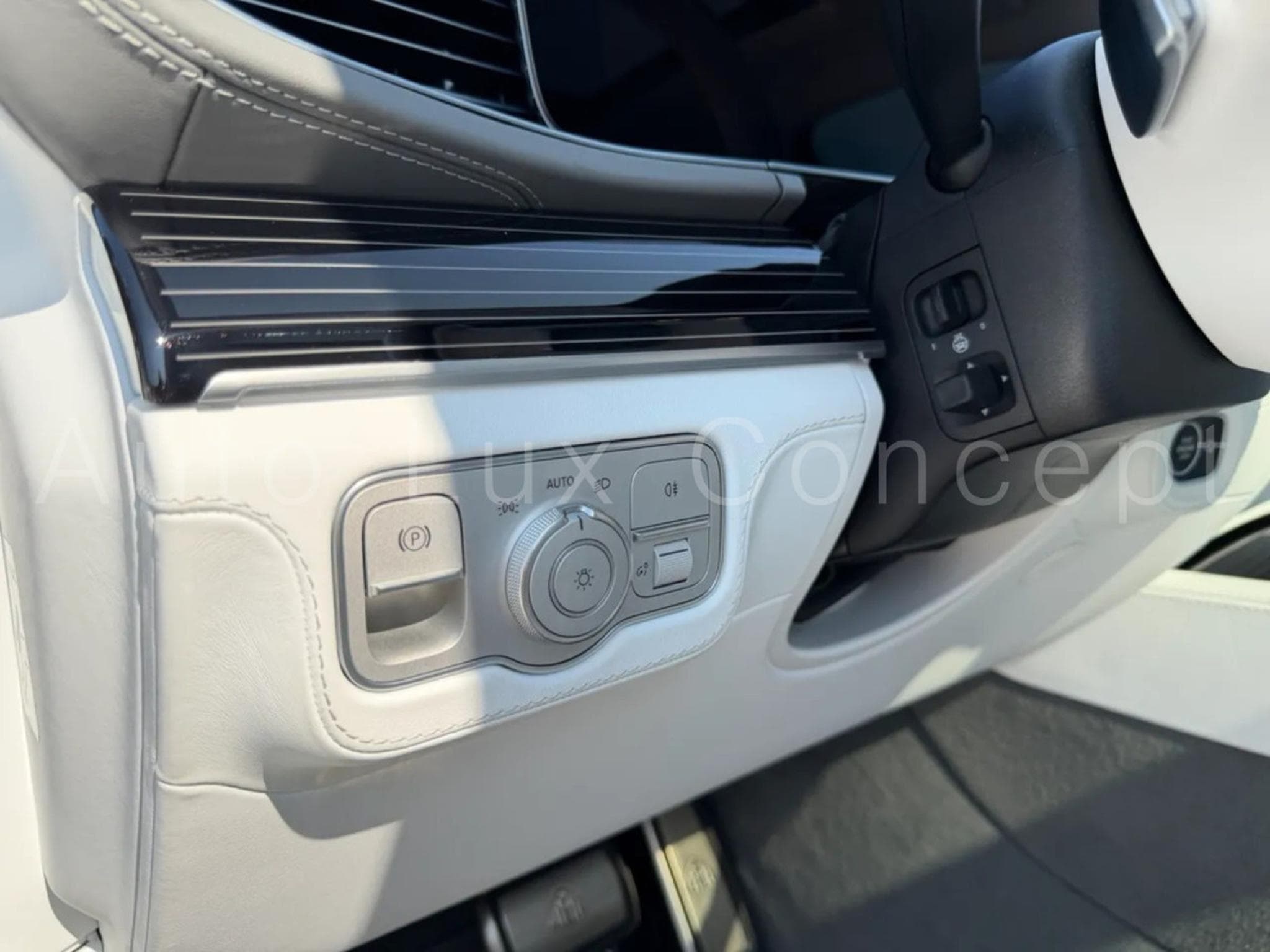 Mercedes GLS 600 Maybach 4MATIC Night Series (2024) - Photo 26