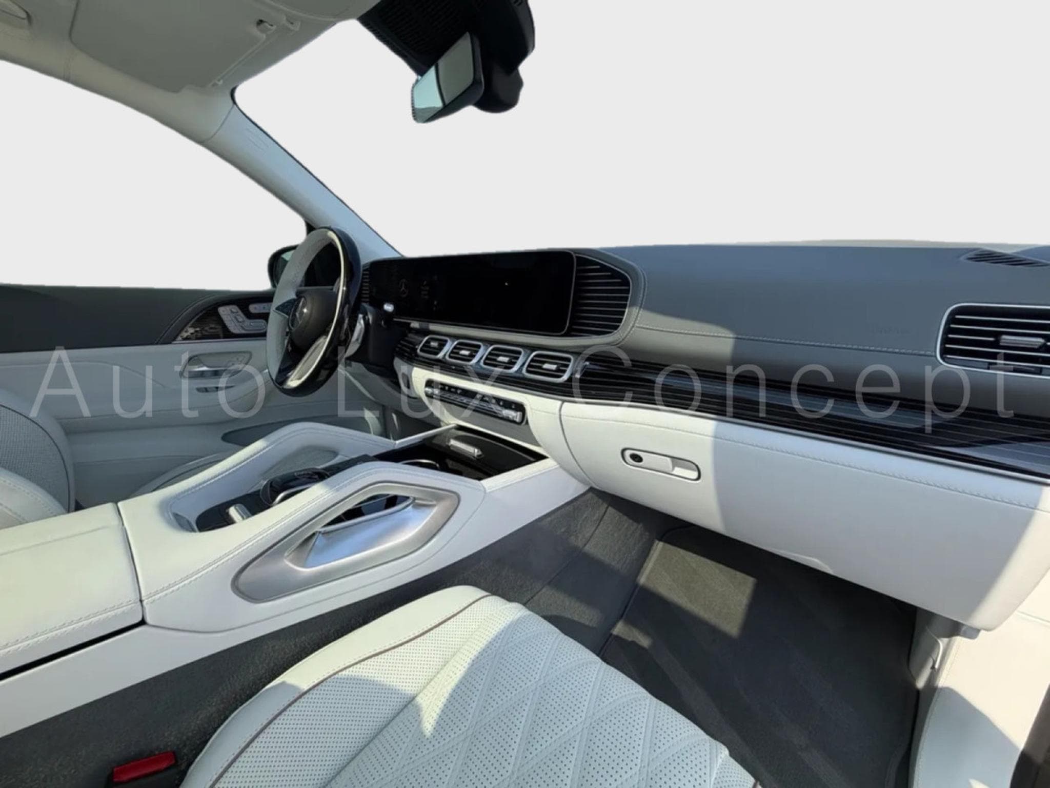 Mercedes GLS 600 Maybach 4MATIC Night Series (2024) - Photo 8
