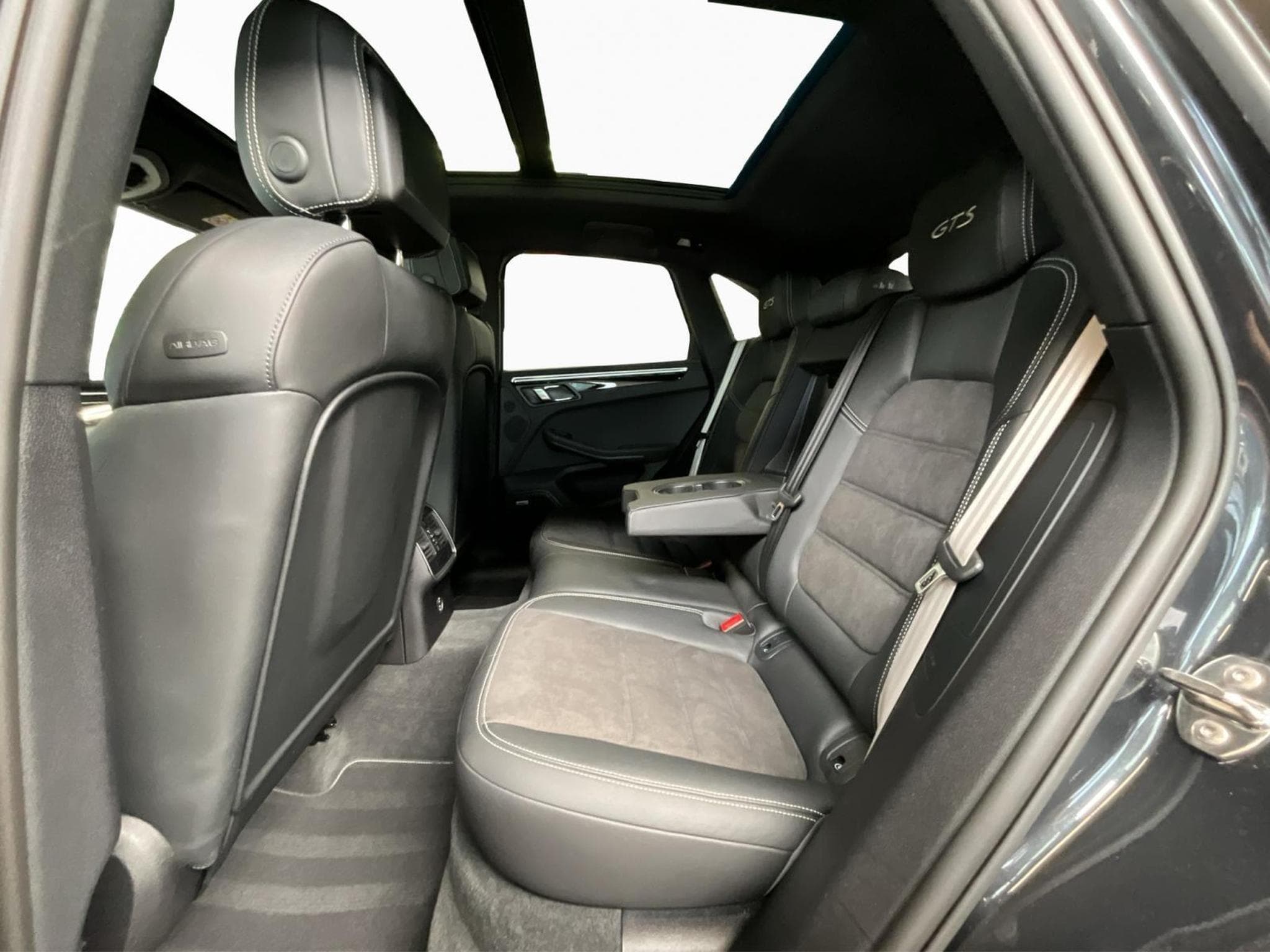Porsche Macan GTS (2021) - Photo 17
