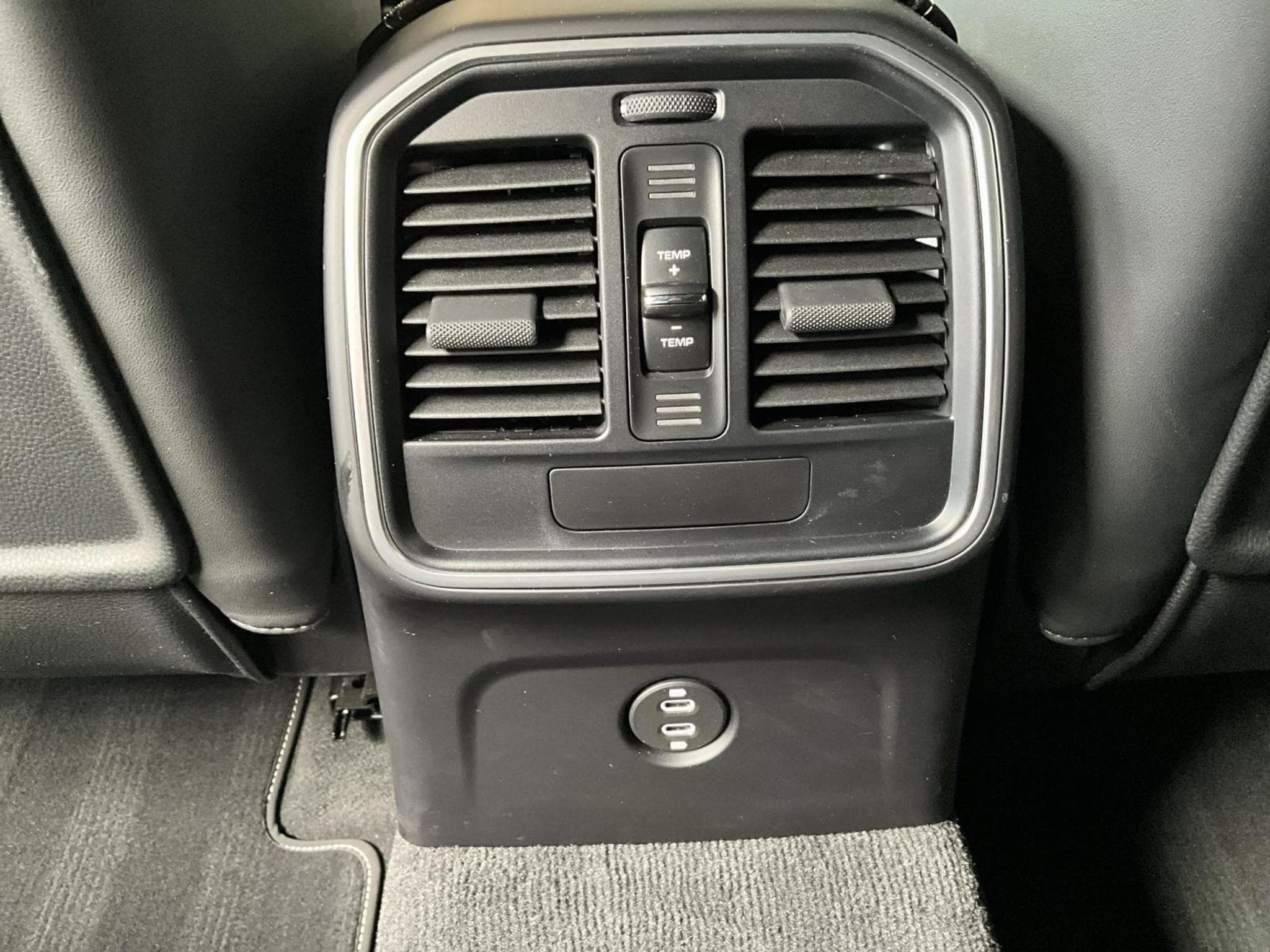 Porsche Macan GTS (2021) - Photo 22
