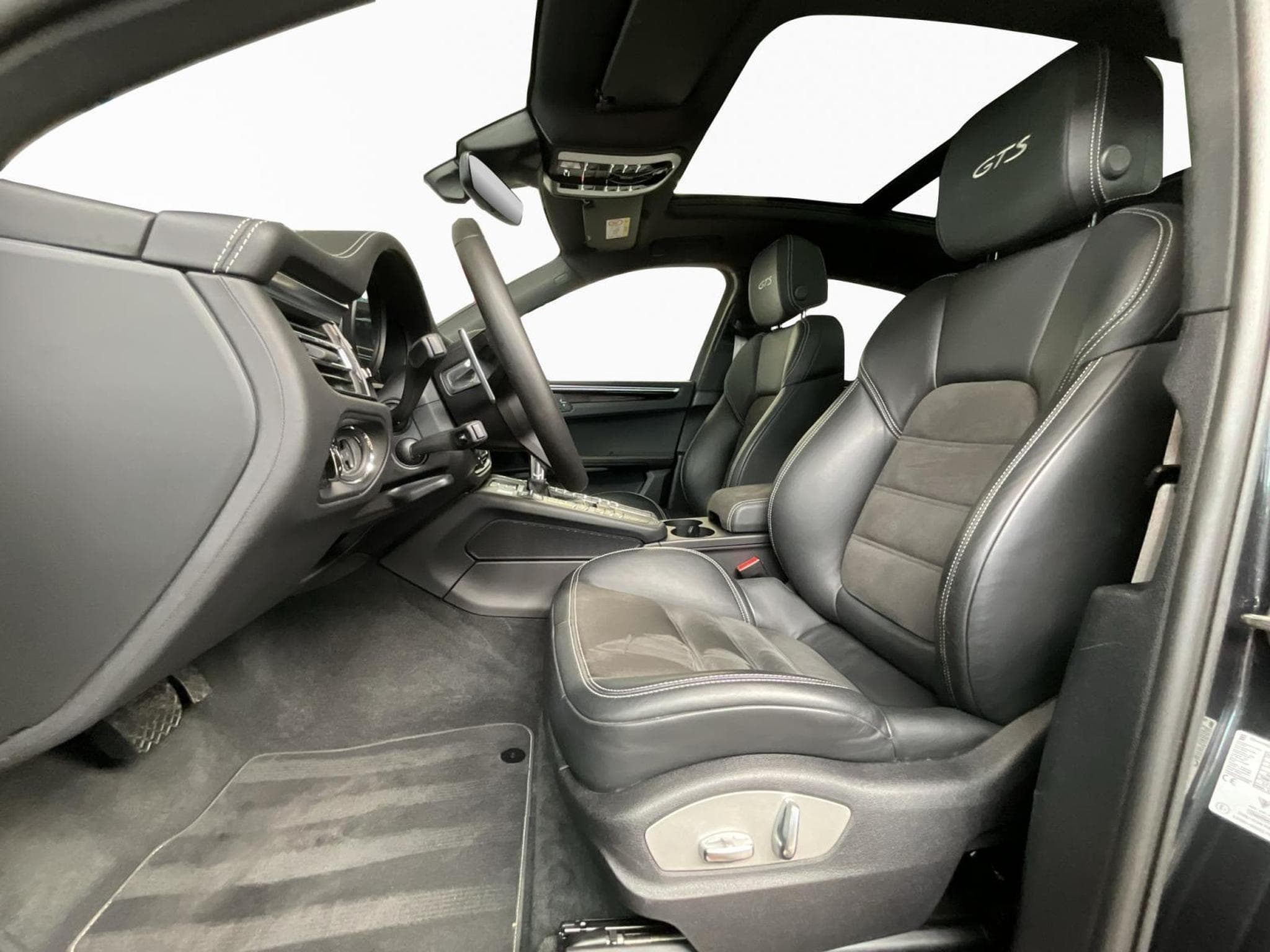 Porsche Macan GTS (2021) - Photo 9