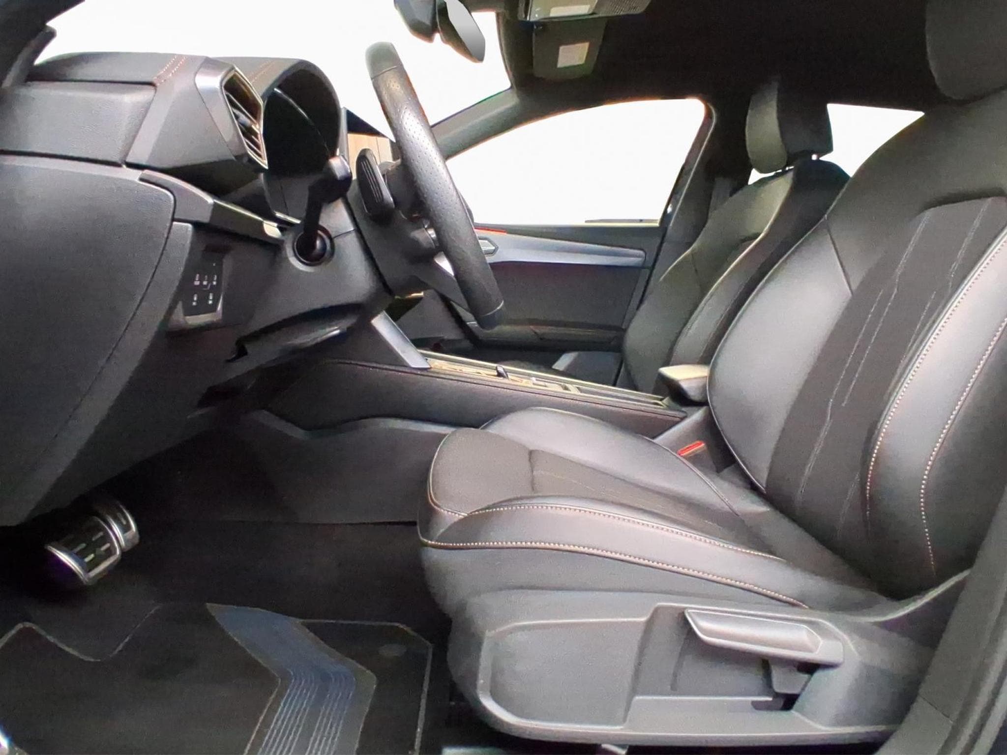 Cupra Leon ST+DSG+Pure-Perf+Int.-Drive+AHK (2025) - Photo 9