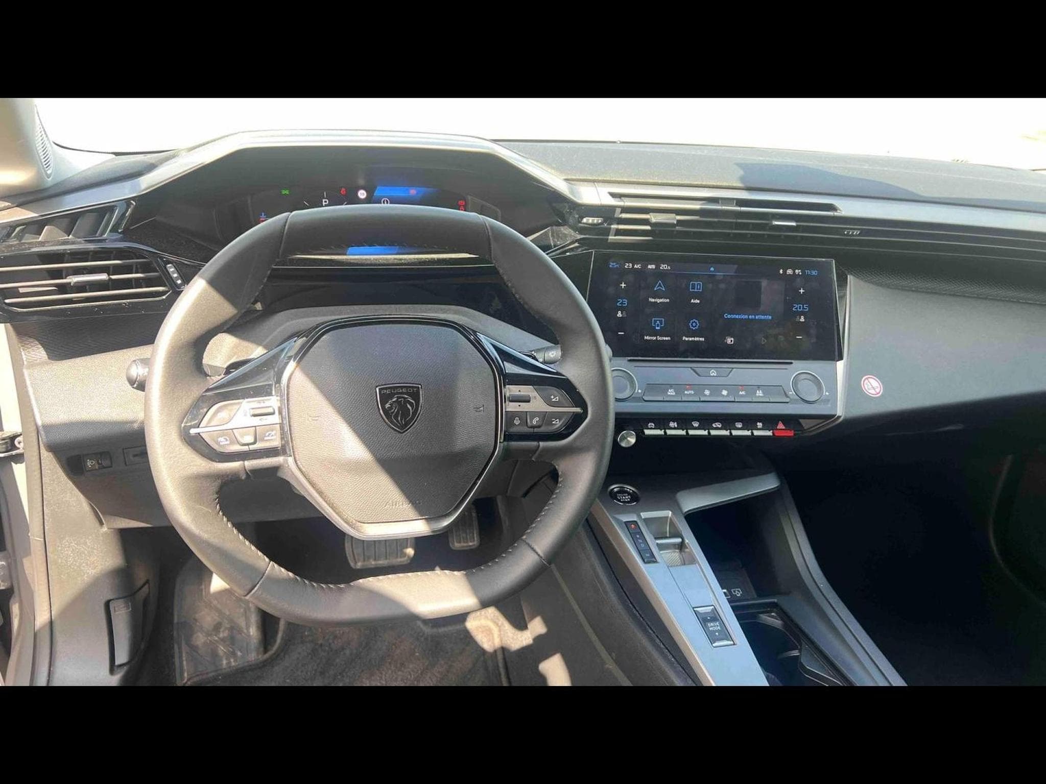 PEUGEOT 308 1.2 Hybrid 136ch Allure e-DCS6 (2024) - Foto 3
