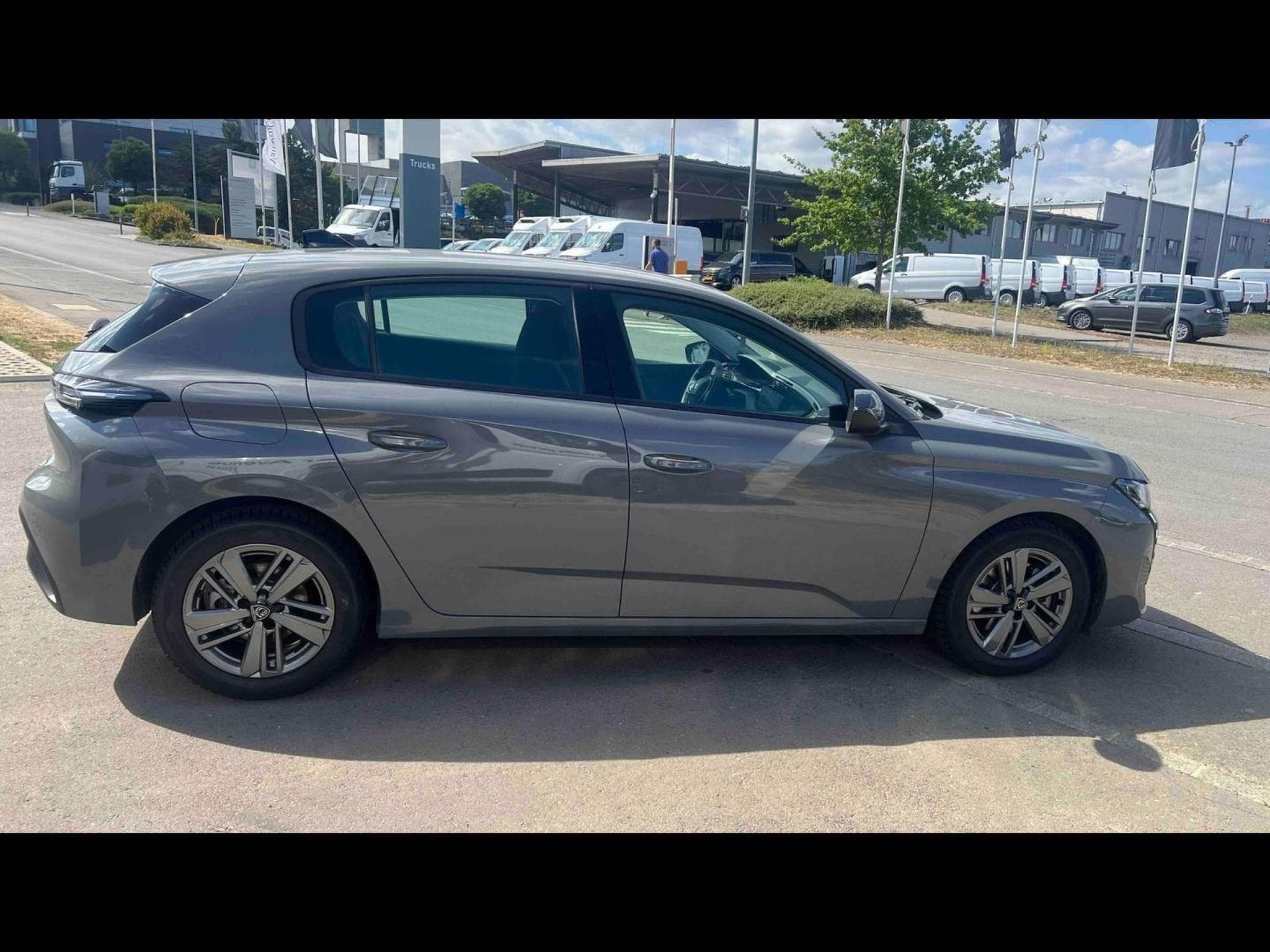 PEUGEOT 308 1.2 Hybrid 136ch Allure e-DCS6 (2024) - Foto 5