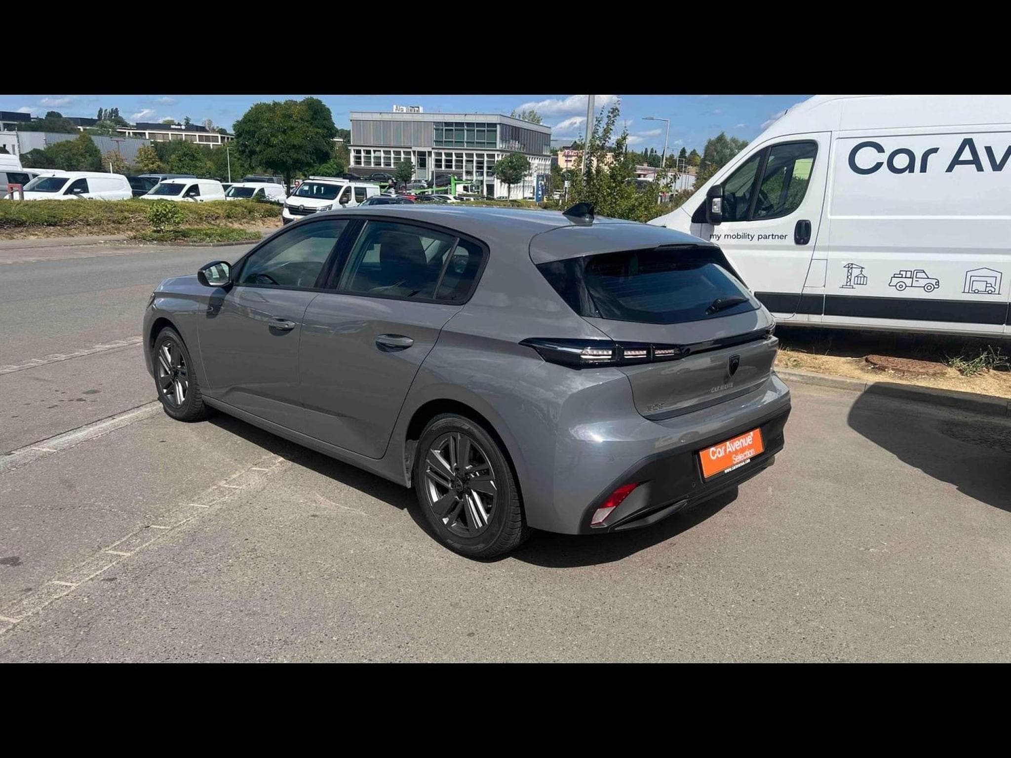 PEUGEOT 308 1.2 Hybrid 136ch Allure e-DCS6 (2024) - Foto 8