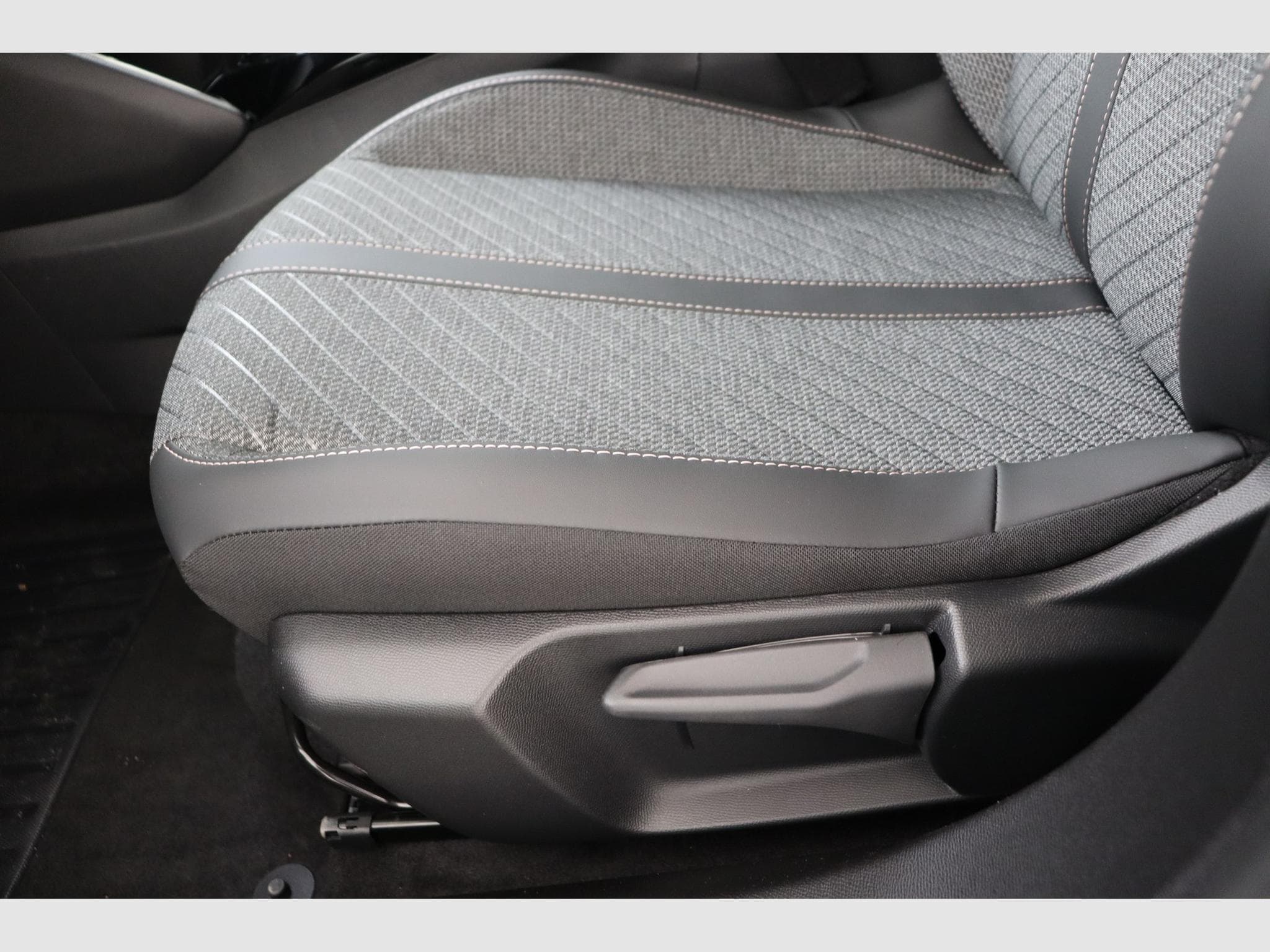 Peugeot 2008 Allure (2026) - Photo 14