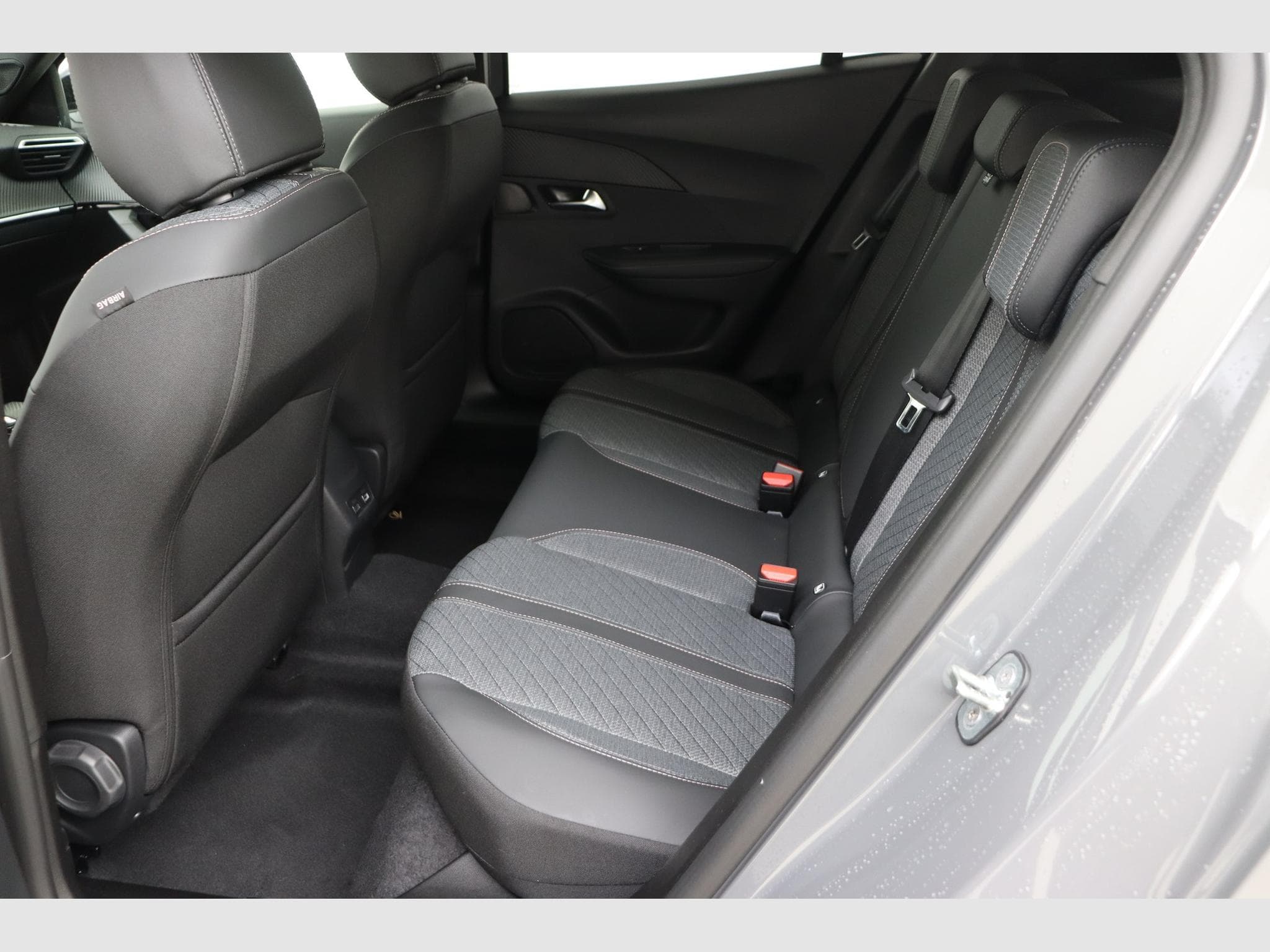 Peugeot 2008 Allure (2026) - Photo 16