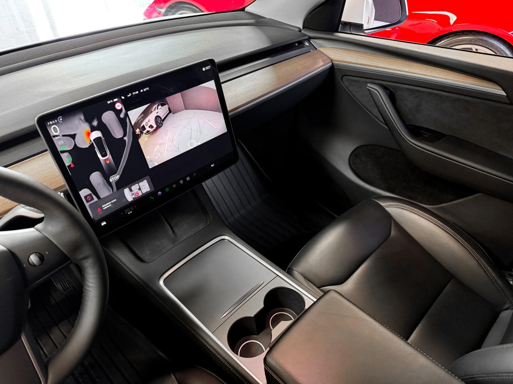Tesla Model Y RWD (2023) - Photo 12