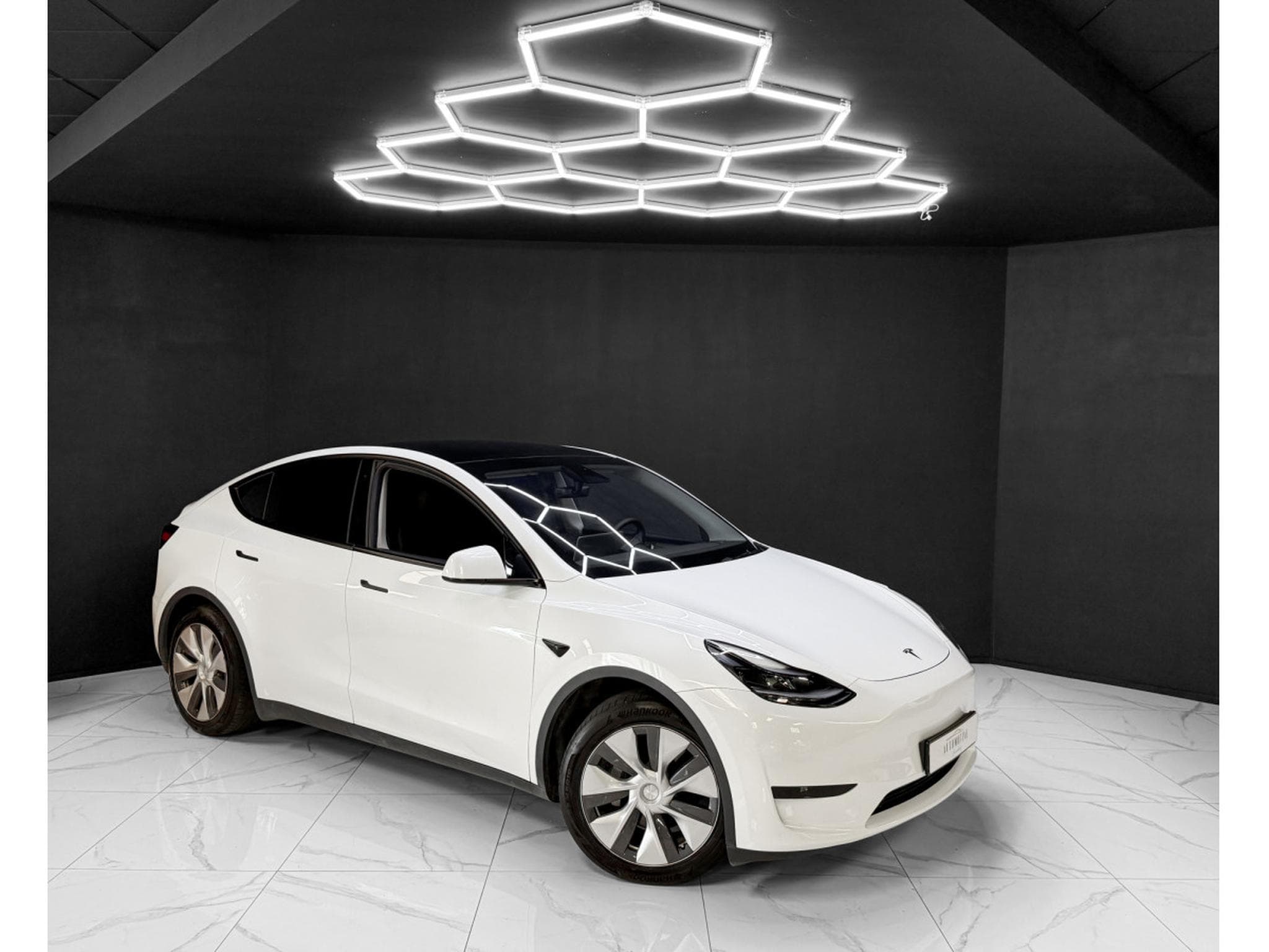 Tesla Model Y RWD (2023) - Photo 7