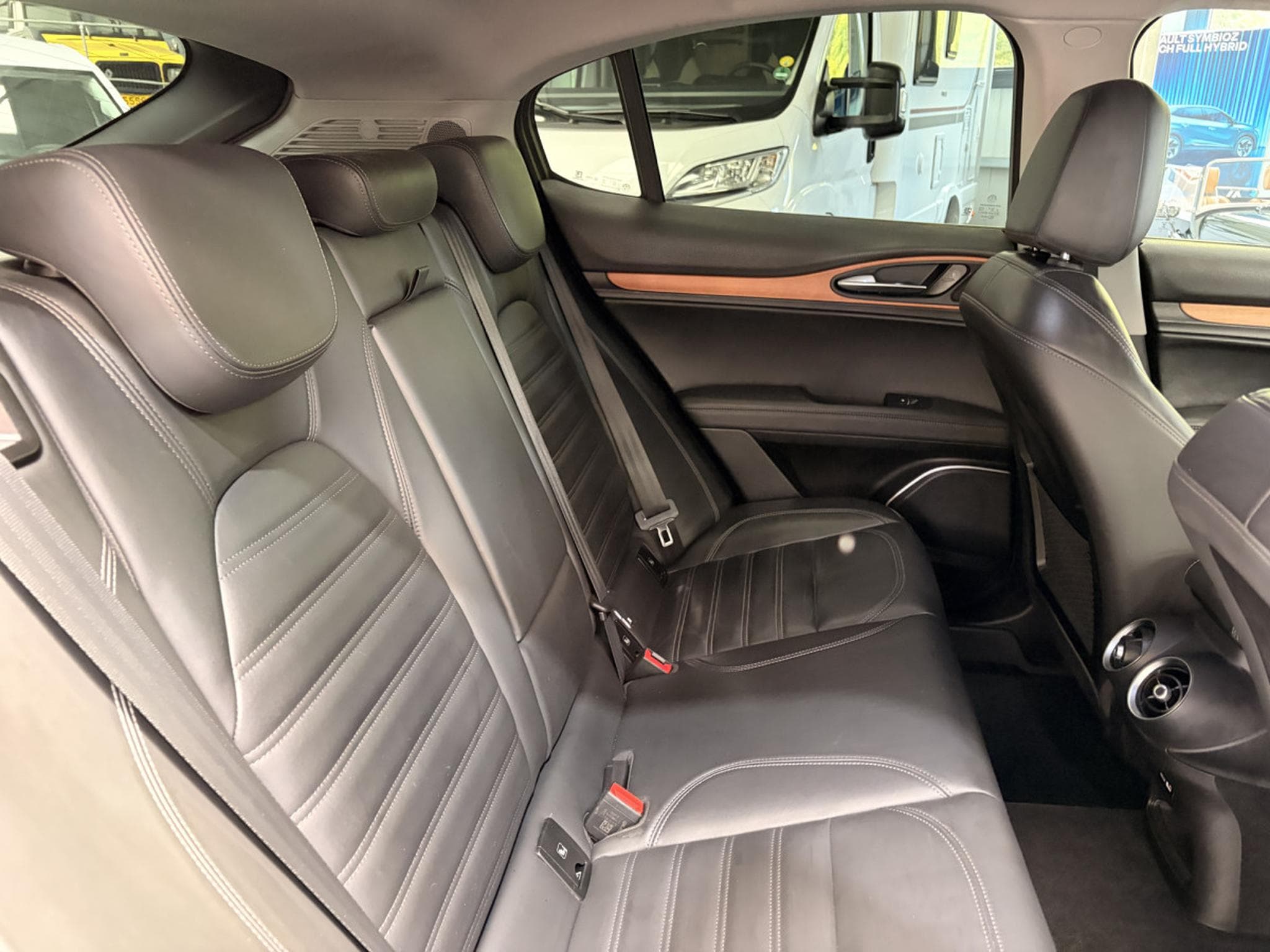 Alfa-Romeo Stelvio 2.0 Turbo 16V Q4 (2018) - Foto 11