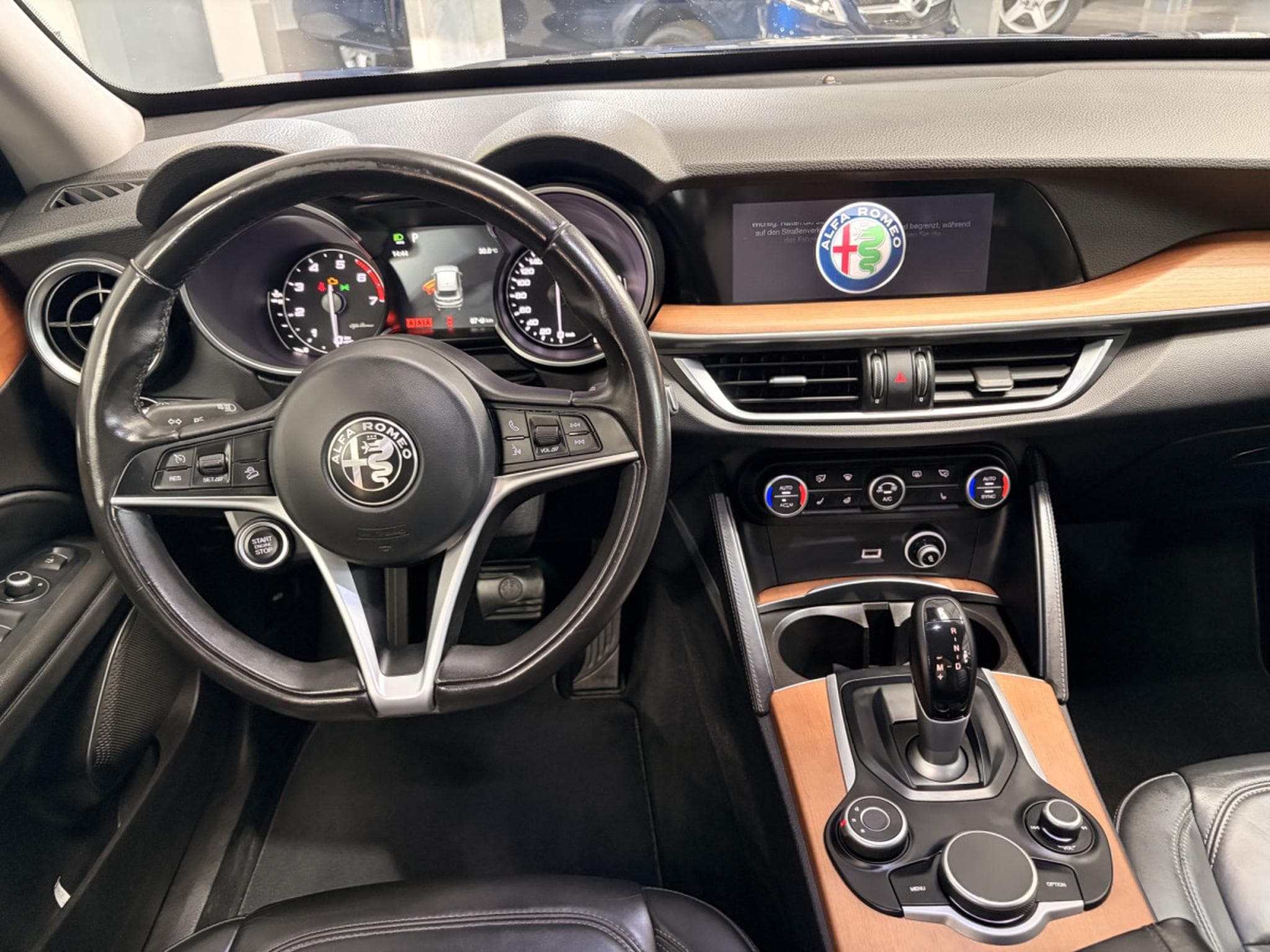 Alfa-Romeo Stelvio 2.0 Turbo 16V Q4 (2018) - Foto 9