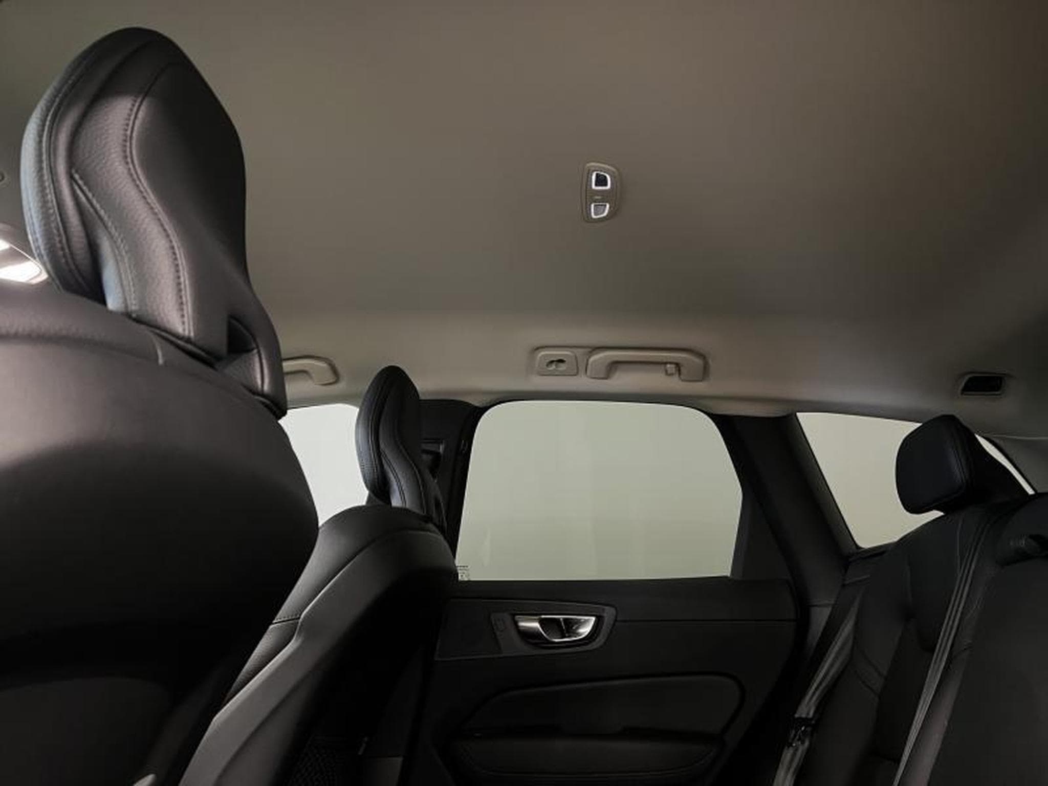 Volvo XC60 Core (2022) - Photo 15
