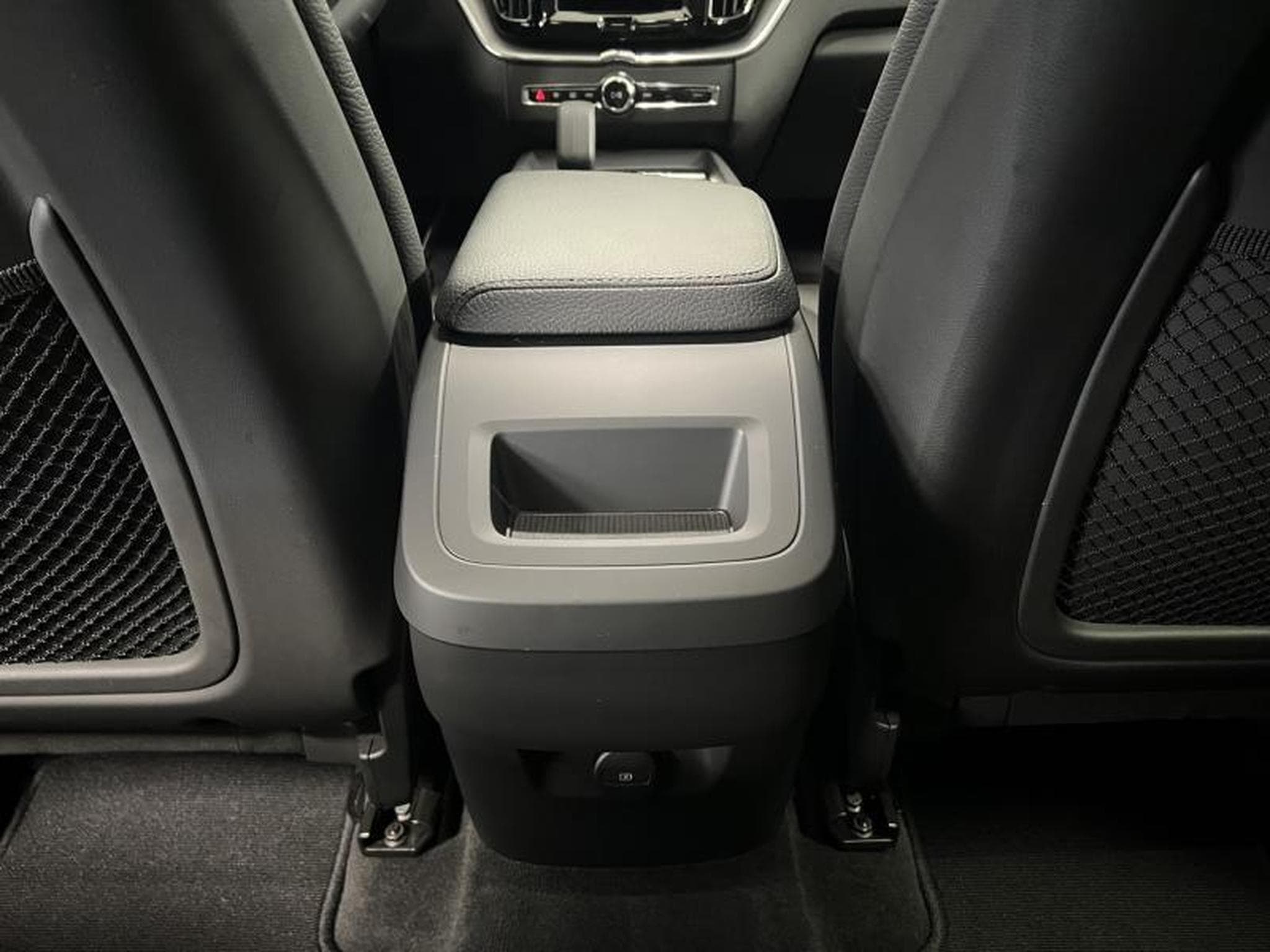 Volvo XC60 Core (2022) - Photo 18