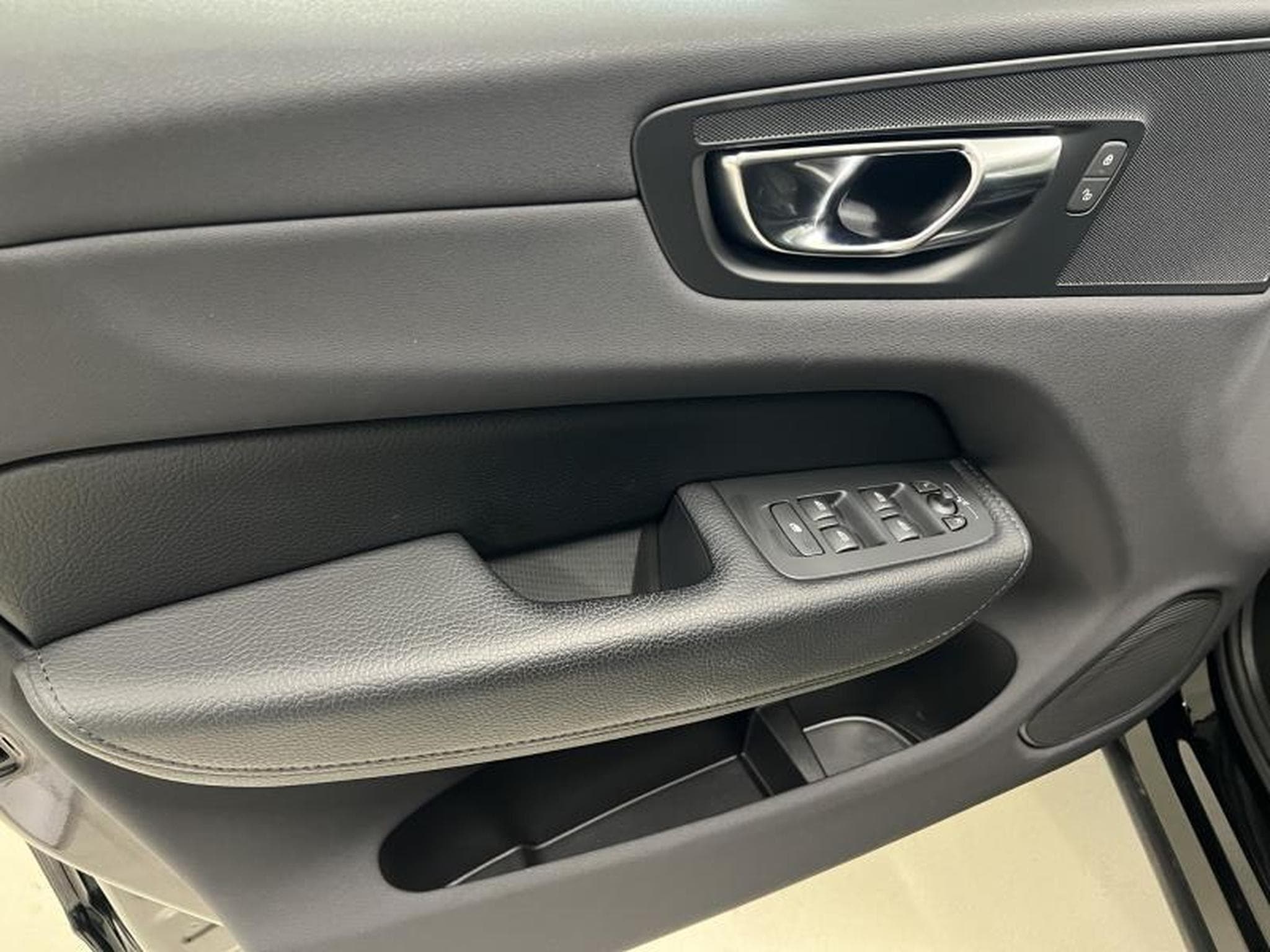 Volvo XC60 Core (2022) - Photo 19