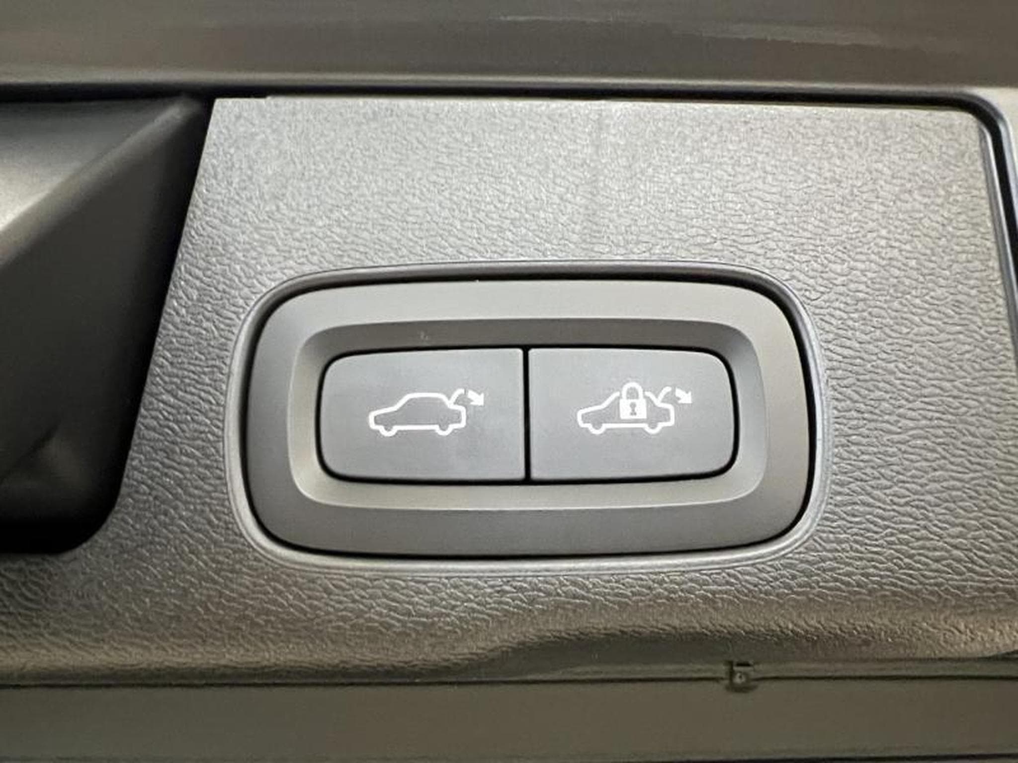 Volvo XC60 Core (2022) - Photo 21