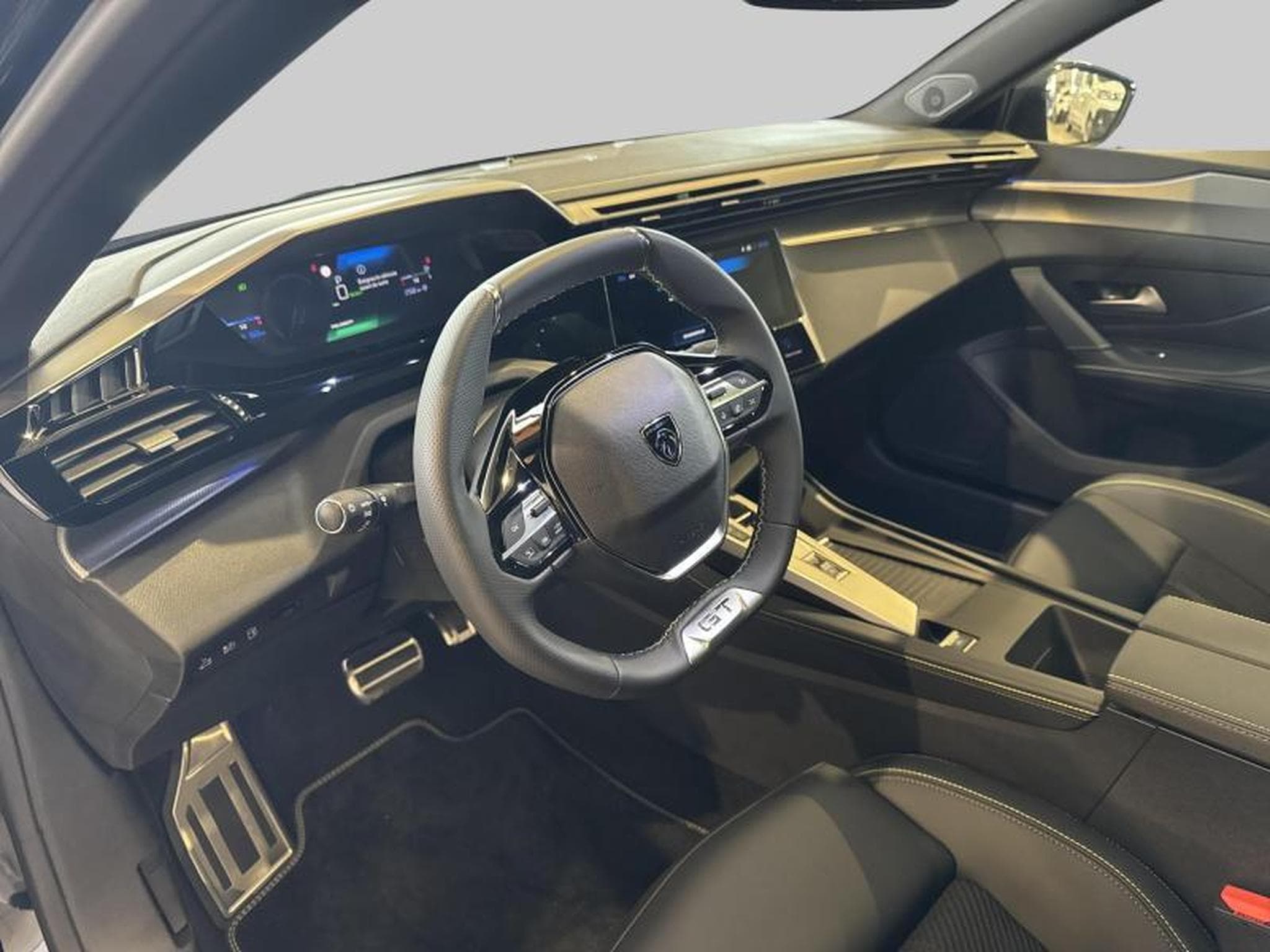 Peugeot 408 GT Plug-In Hybrid 225 EAT8 (2025) - Photo 11
