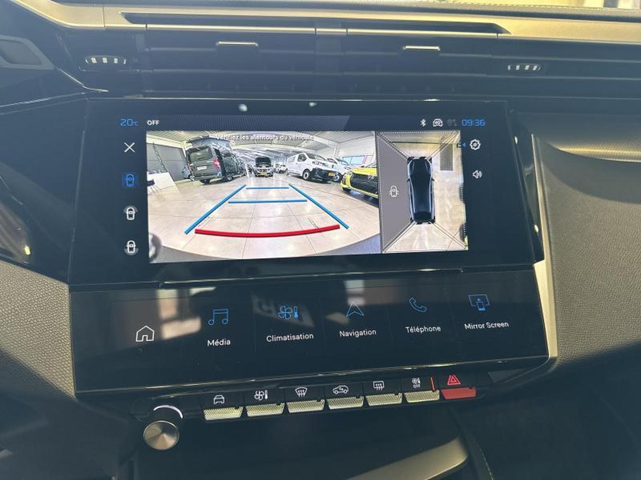 Peugeot 408 GT Plug-In Hybrid 225 EAT8 (2025) - Photo 17