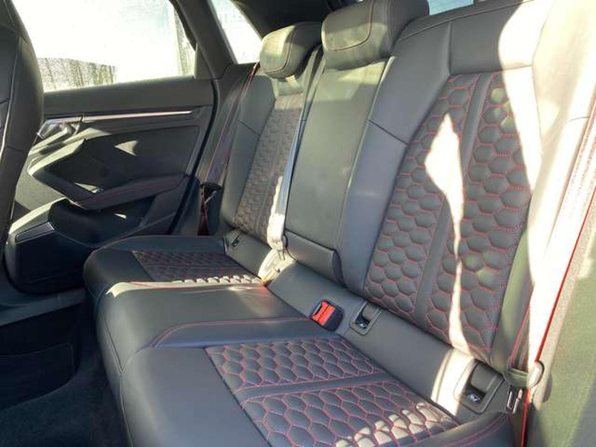 Audi RS3 Sportback 4x4 CherryBlack GARANTIE JUSQU'A 3 ANS (2022) - Photo 13