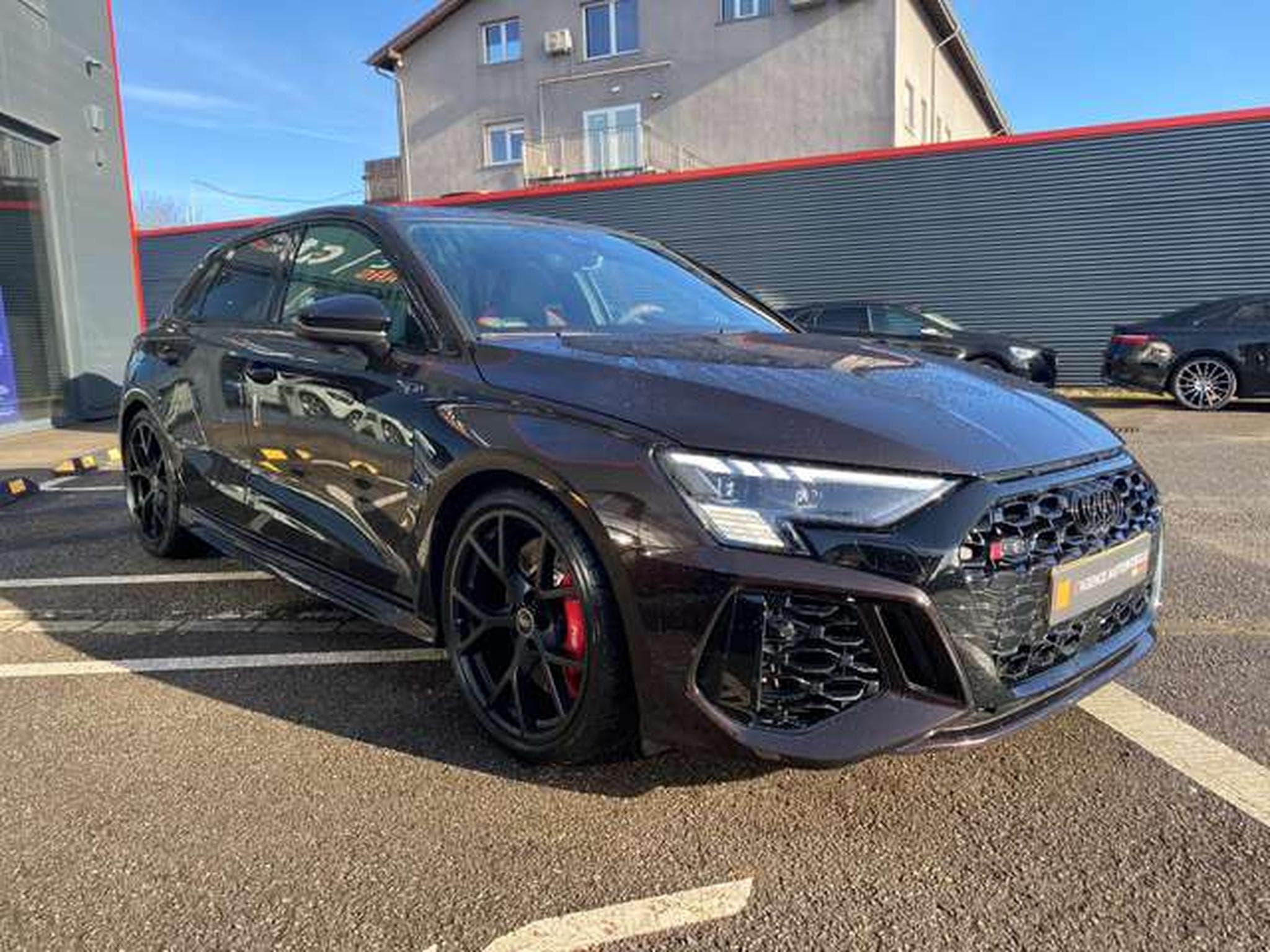 Audi RS3 Sportback 4x4 CherryBlack GARANTIE JUSQU'A 3 ANS (2022) - Photo 4