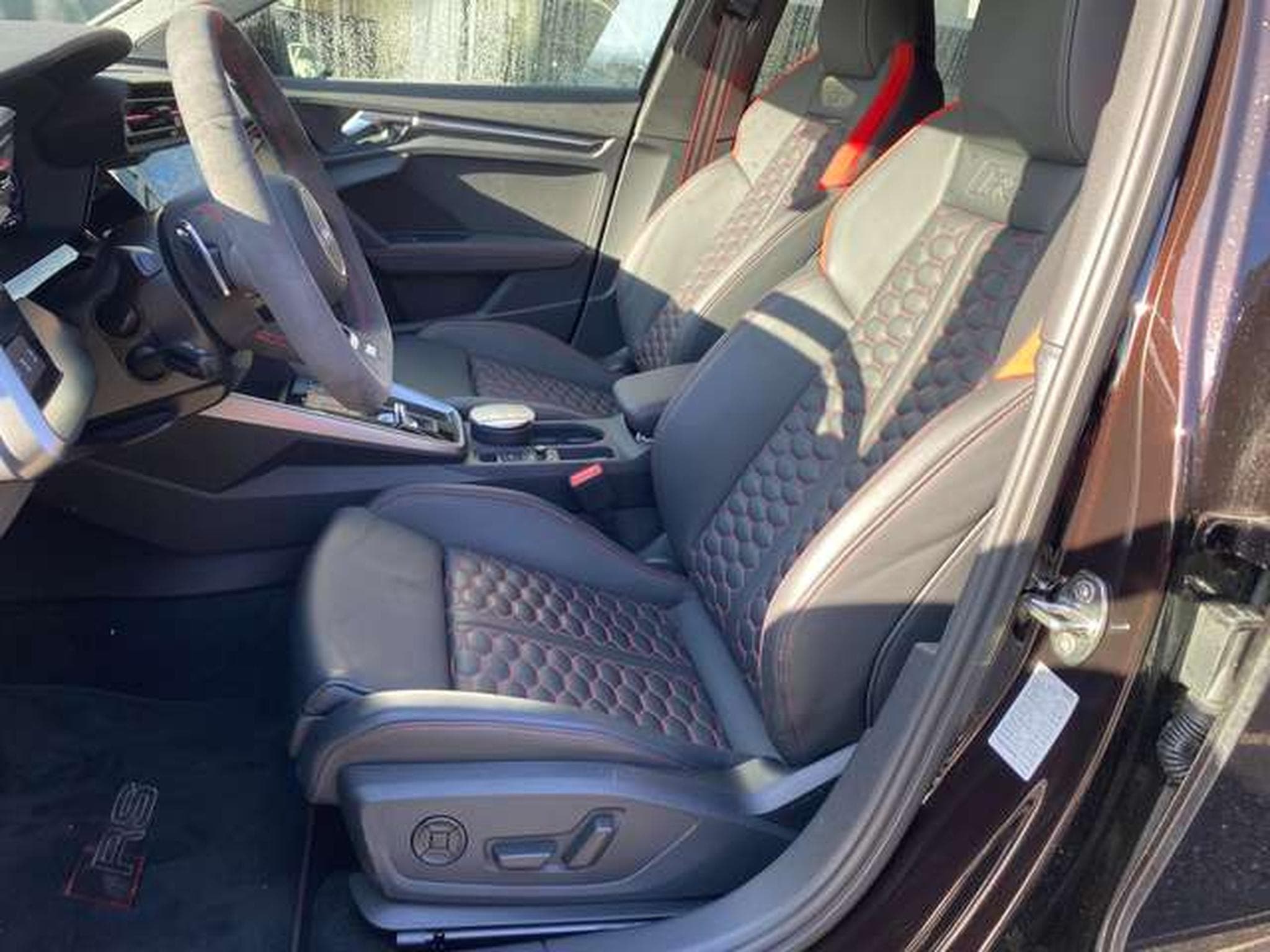 Audi RS3 Sportback 4x4 CherryBlack GARANTIE JUSQU'A 3 ANS (2022) - Photo 8
