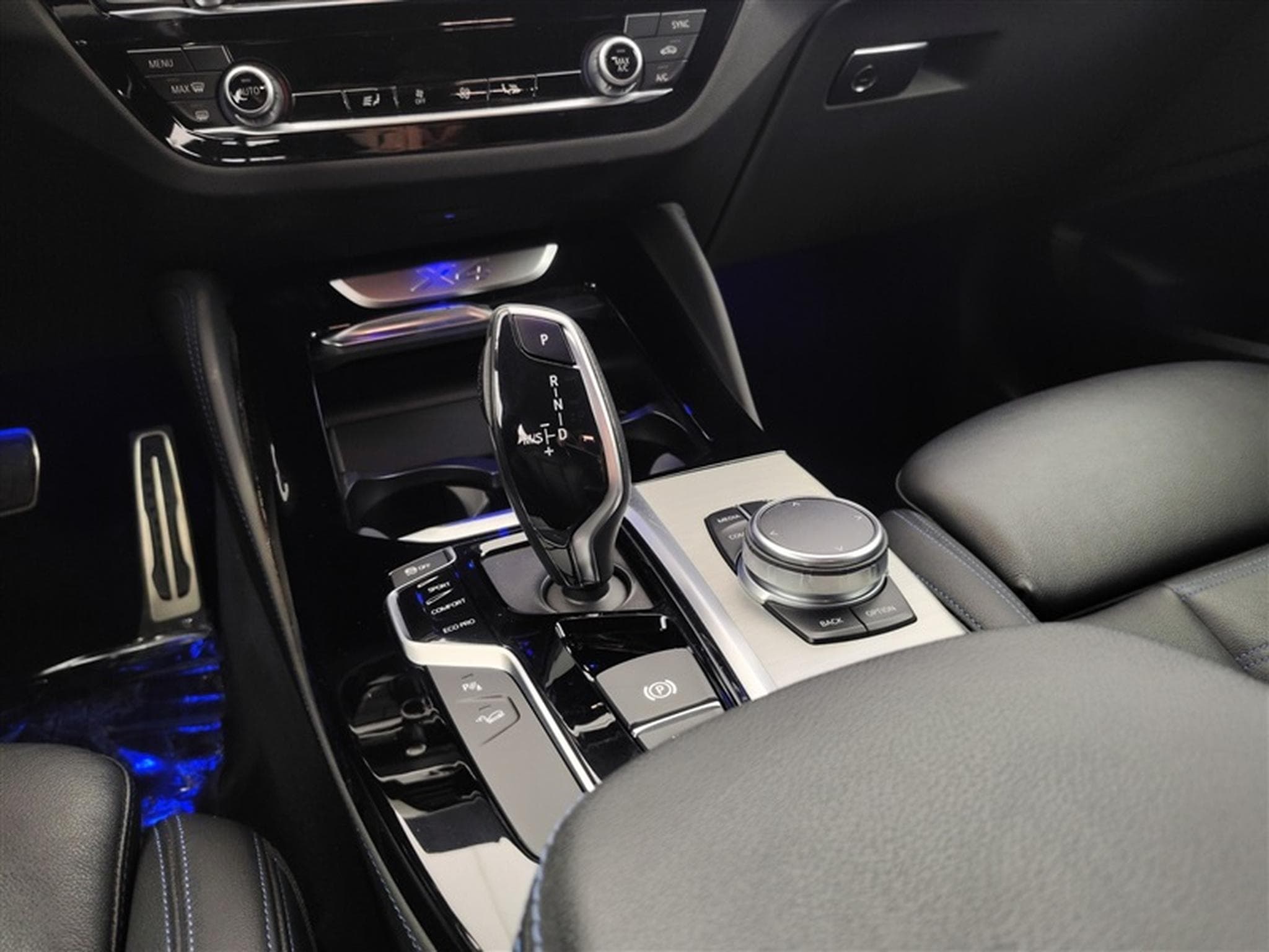 BMW X4 2.0iA xDrive20 PACK M NAVI/CUIR/CAM/CARPLAY (2020) - Photo 13