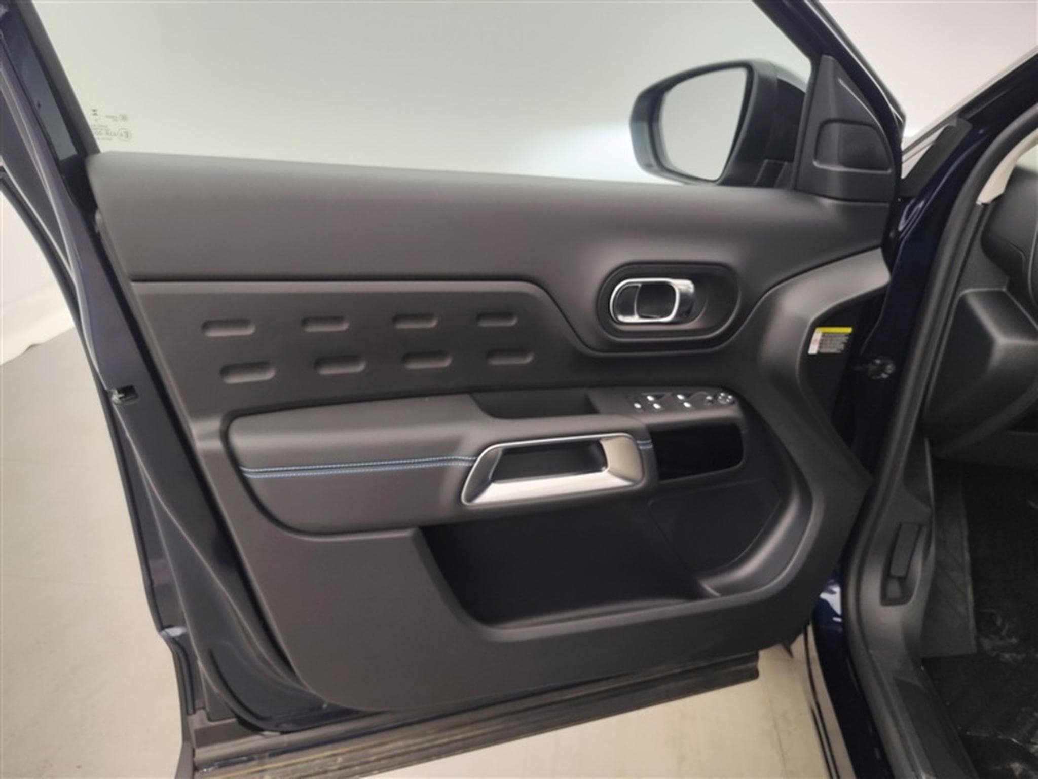 Citroen C5 Aircross 1.5 BlueHDi 130cv EAT8 MAX NAVI / FULL LED / TOIT PANO (2025) - Photo 18