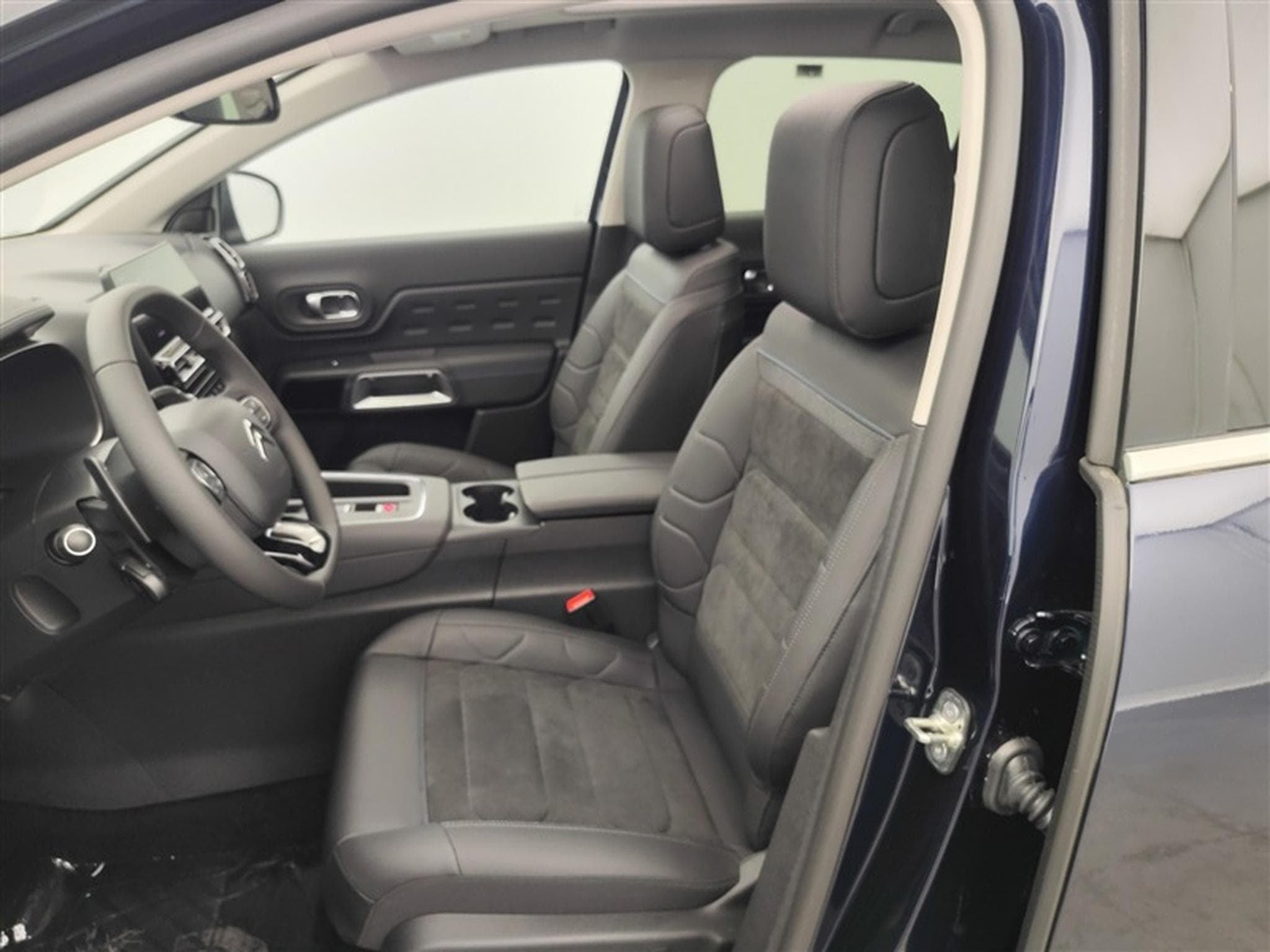 Citroen C5 Aircross 1.5 BlueHDi 130cv EAT8 MAX NAVI / FULL LED / TOIT PANO (2025) - Photo 7