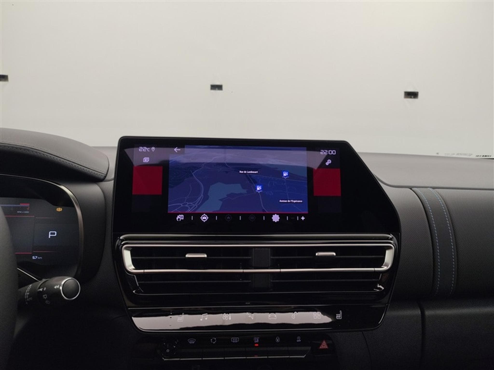 Citroen C5 Aircross 1.5 BlueHDi 130cv EAT8 MAX NAVI / FULL LED / TOIT PANO (2025) - Photo 11