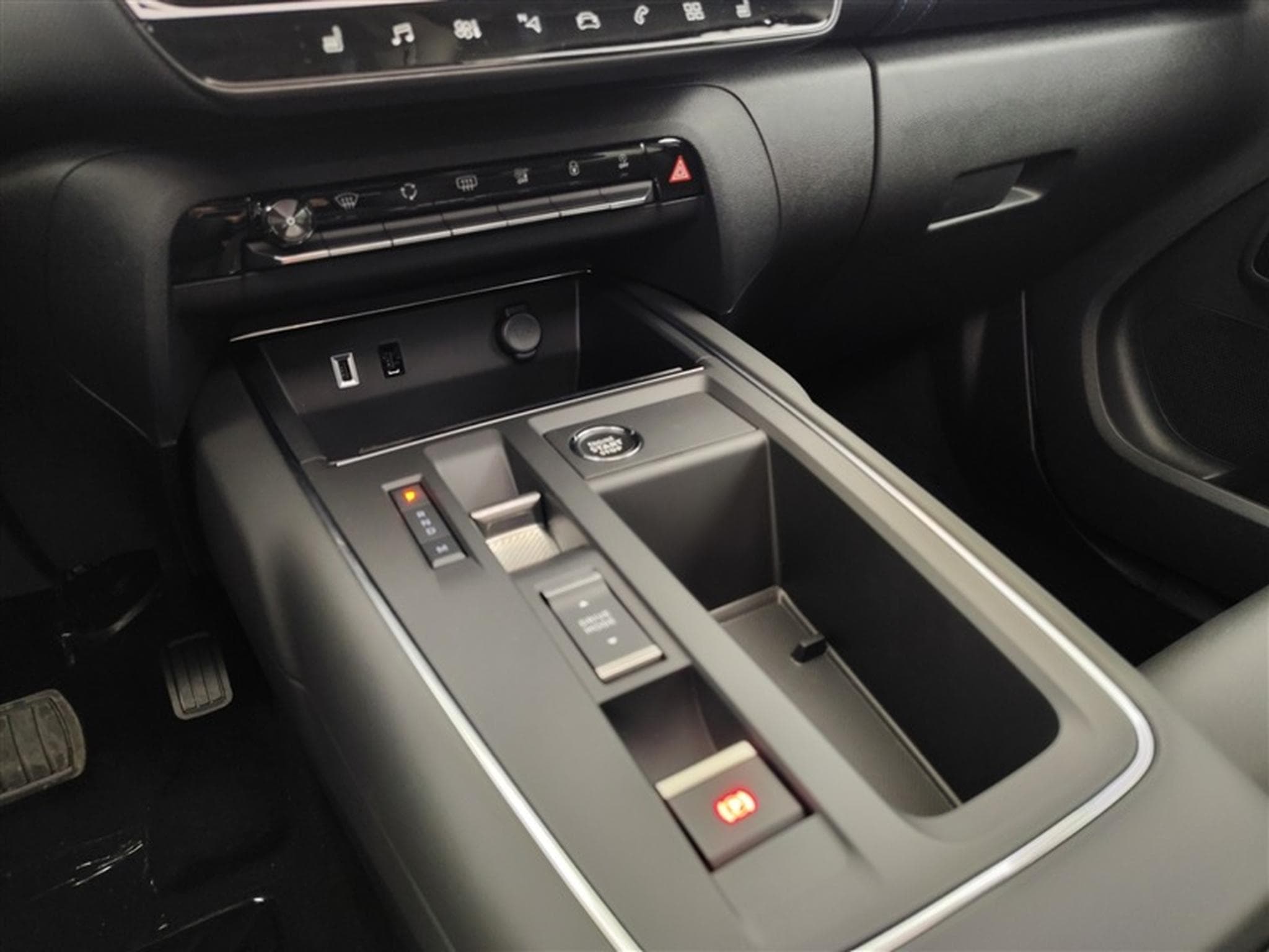Citroen C5 Aircross 1.5 BlueHDi 130cv EAT8 MAX NAVI / FULL LED / TOIT PANO (2025) - Photo 13