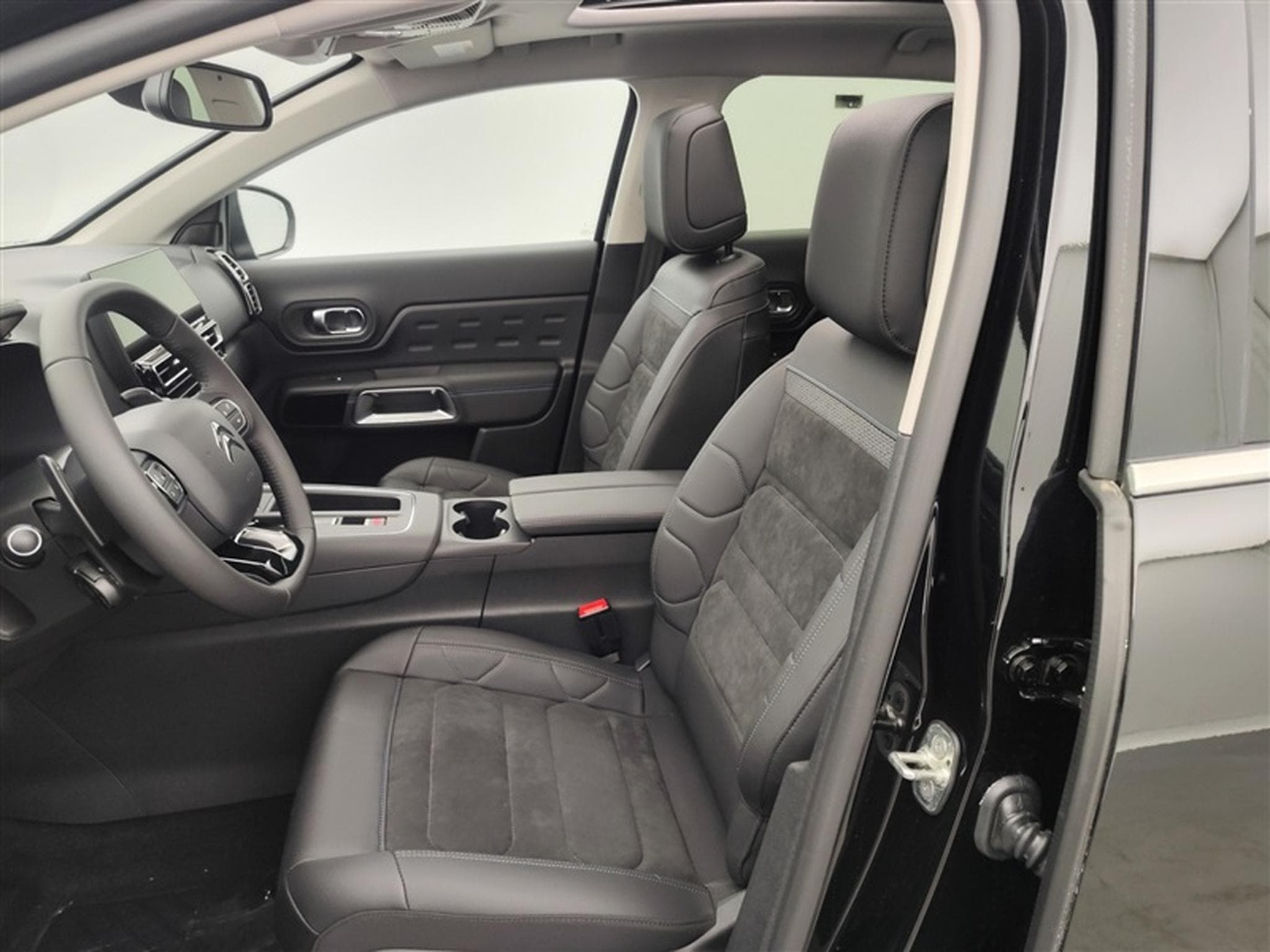 Citroen C5 Aircross 1.5 BlueHDi 130cv EAT8 MAX NAVI / FULL LED / TOIT PANO (2025) - Photo 7