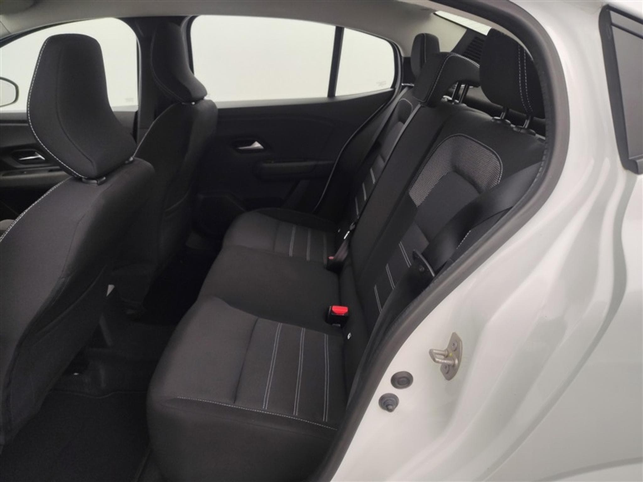 Dacia Logan 1.0 TCe 90cv EDC Comfort NAVI / FULL LED / CAMERA /PDC AV+AR (2023) - Photo 12