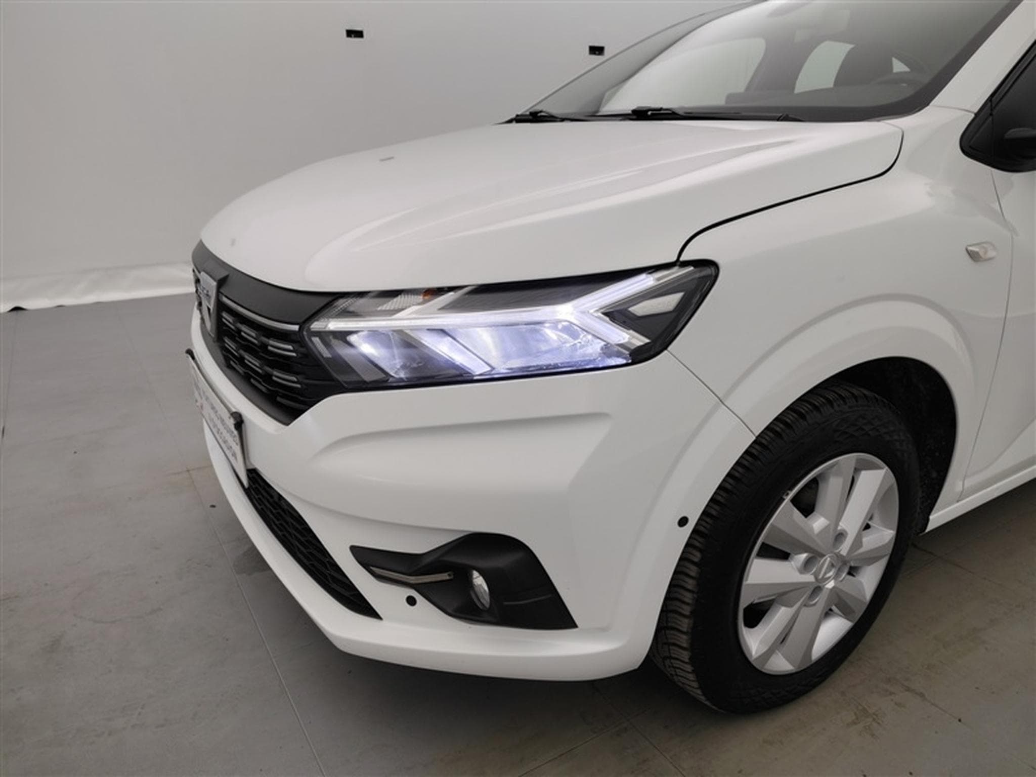 Dacia Logan 1.0 TCe 90cv EDC Comfort NAVI / FULL LED / CAMERA /PDC AV+AR (2023) - Photo 15