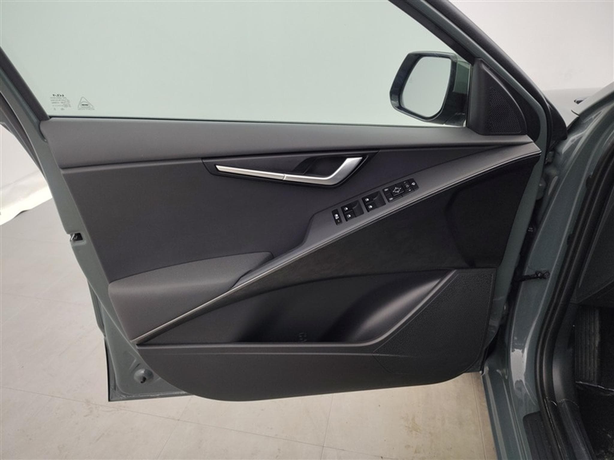 Kia Niro HEV 1.6 GDi Pulse DCT (2024) - Photo 18