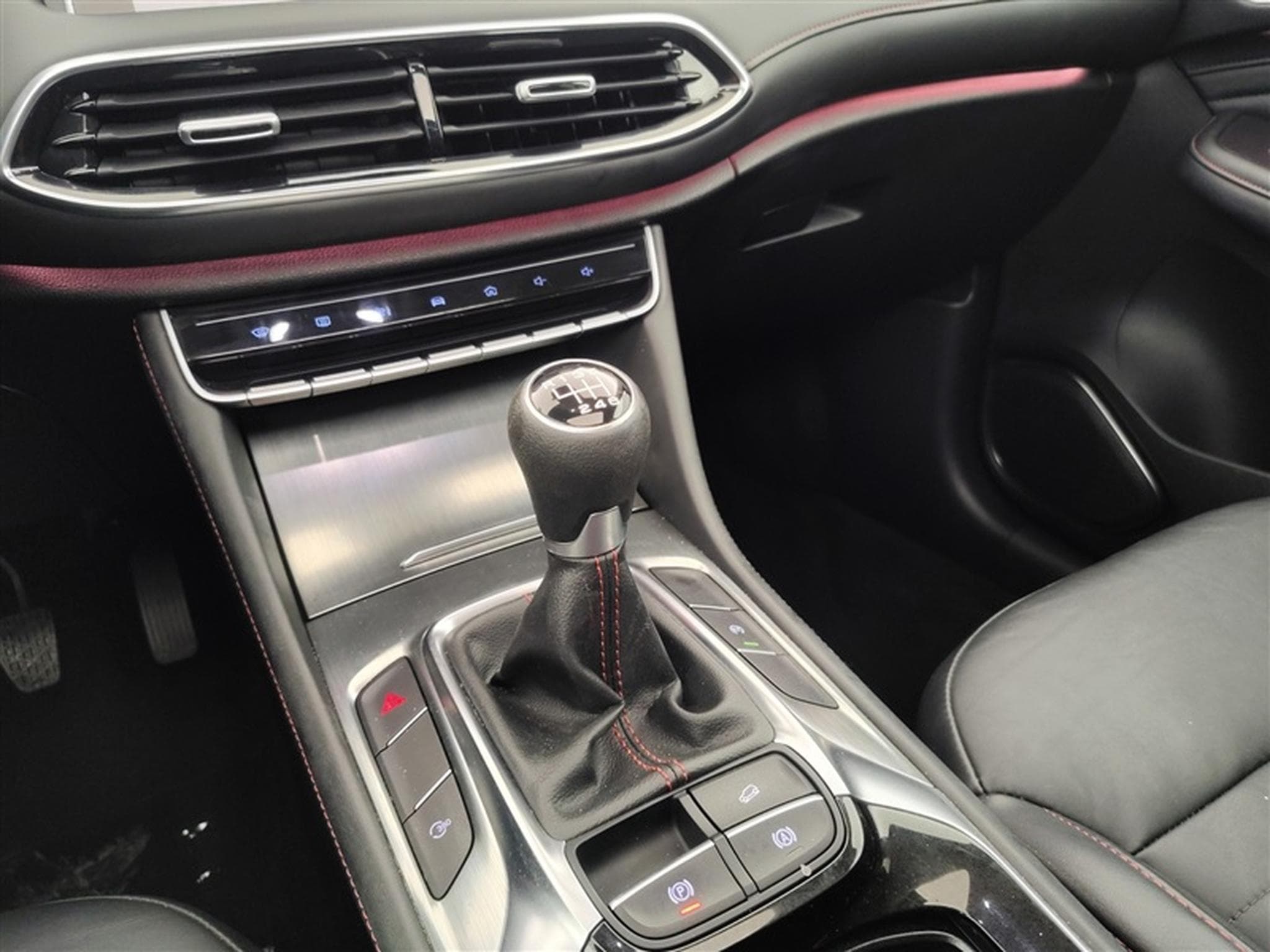 MG HS 1.5 T-GDi 160cv Luxury NAVI / FULL LED / CUIR / PANO / (2024) - Photo 13
