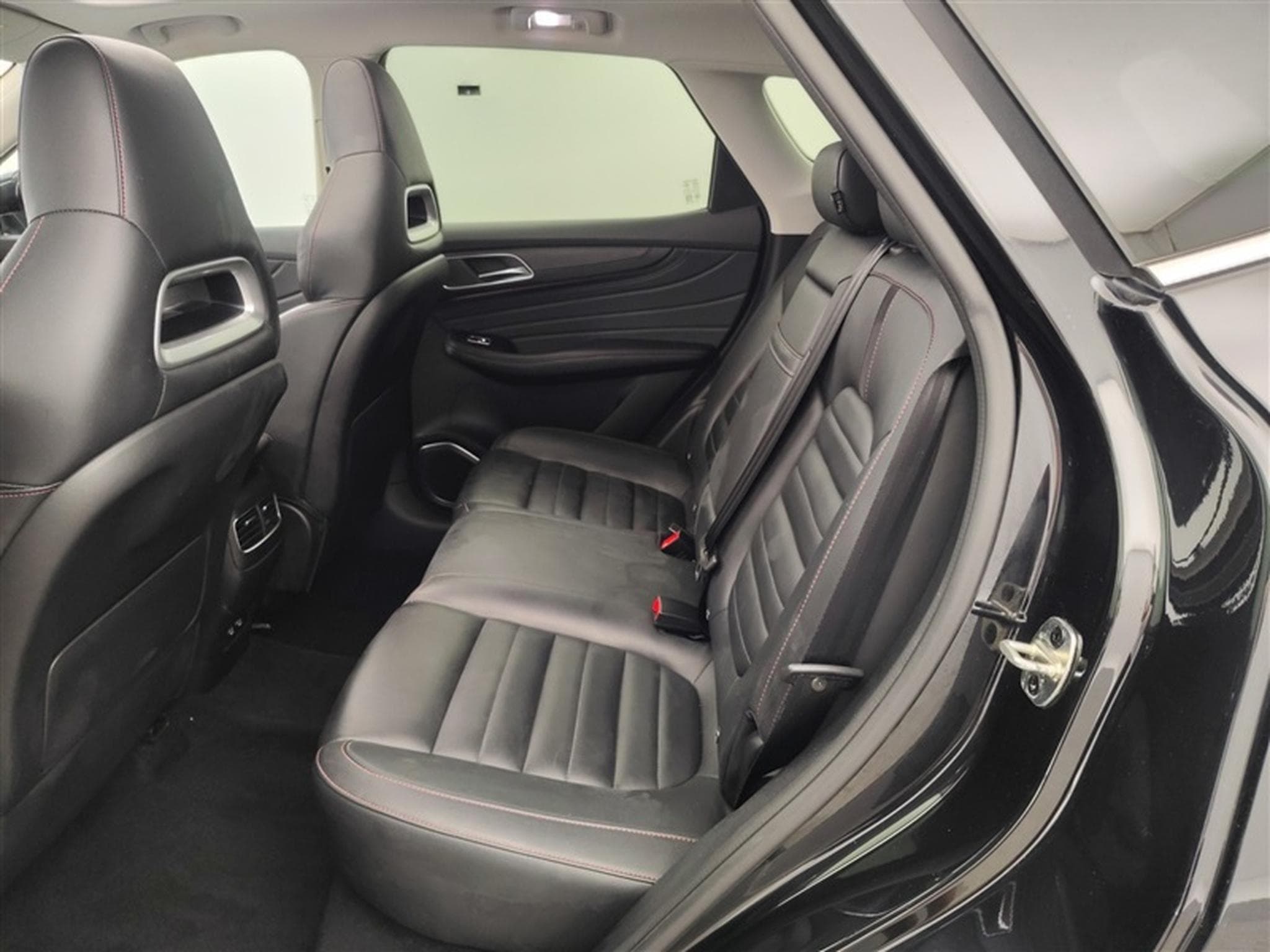 MG HS 1.5 T-GDi 160cv Luxury NAVI / FULL LED / CUIR / PANO / (2024) - Photo 14