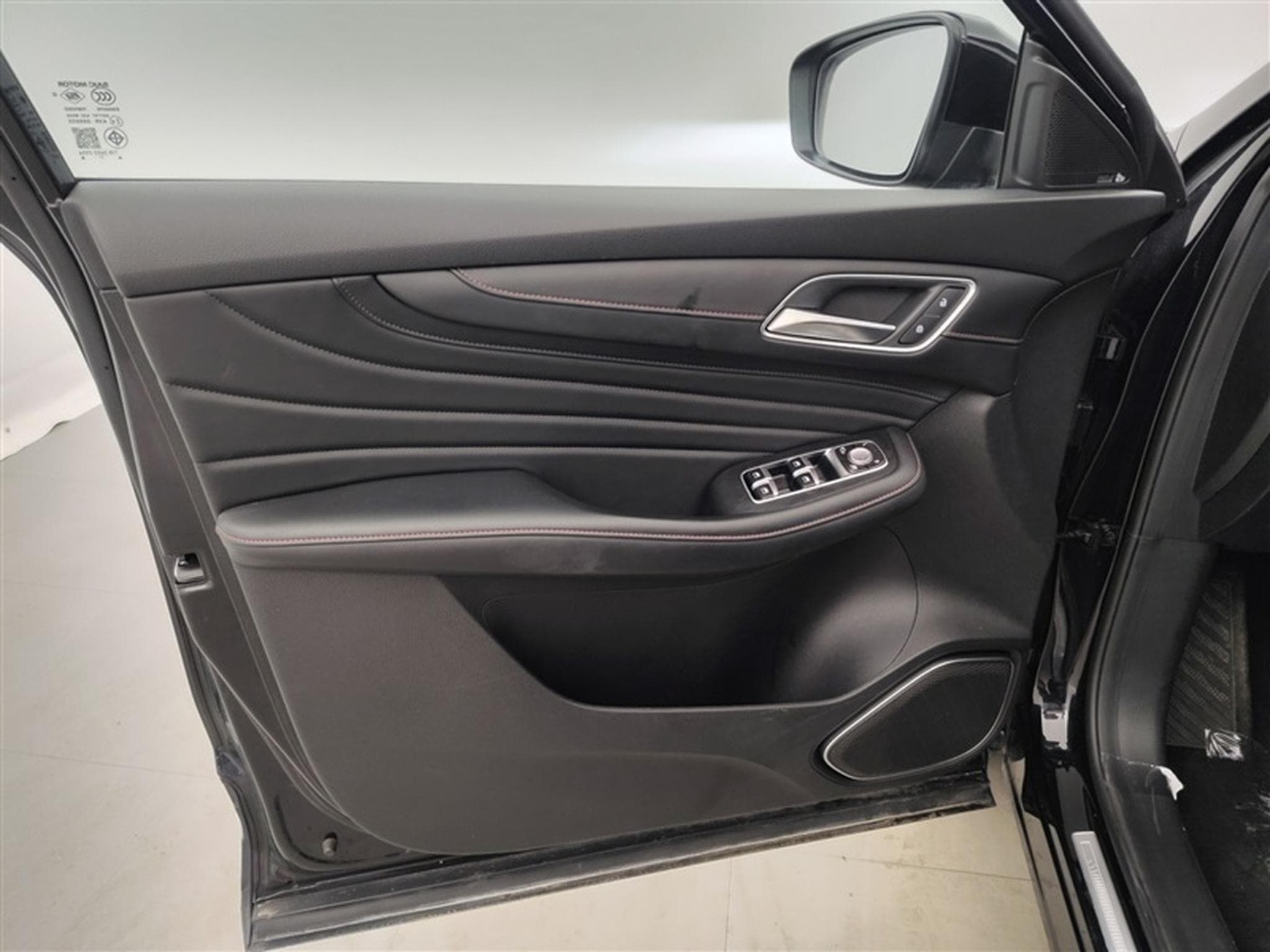 MG HS 1.5 T-GDi 160cv Luxury NAVI / FULL LED / CUIR / PANO / (2024) - Photo 18