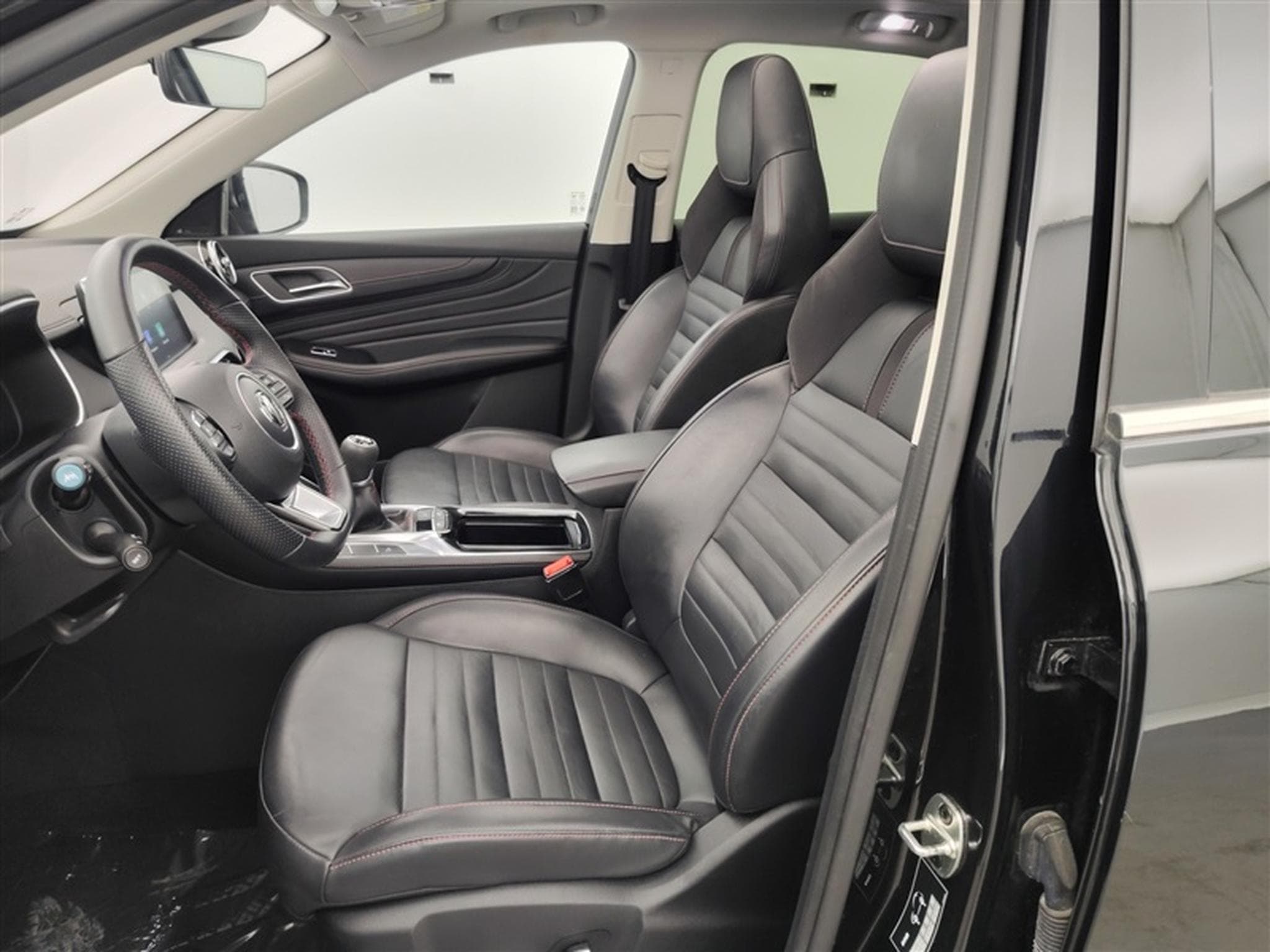 MG HS 1.5 T-GDi 160cv Luxury NAVI / FULL LED / CUIR / PANO / (2024) - Photo 7