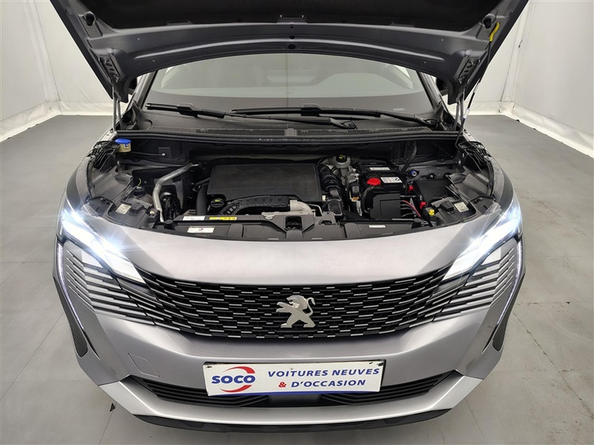 Peugeot 3008 1.2 PureTech 130cv EAT8 Active Pack NAVI / FULL LED / CAMERA (2023) - Photo 19